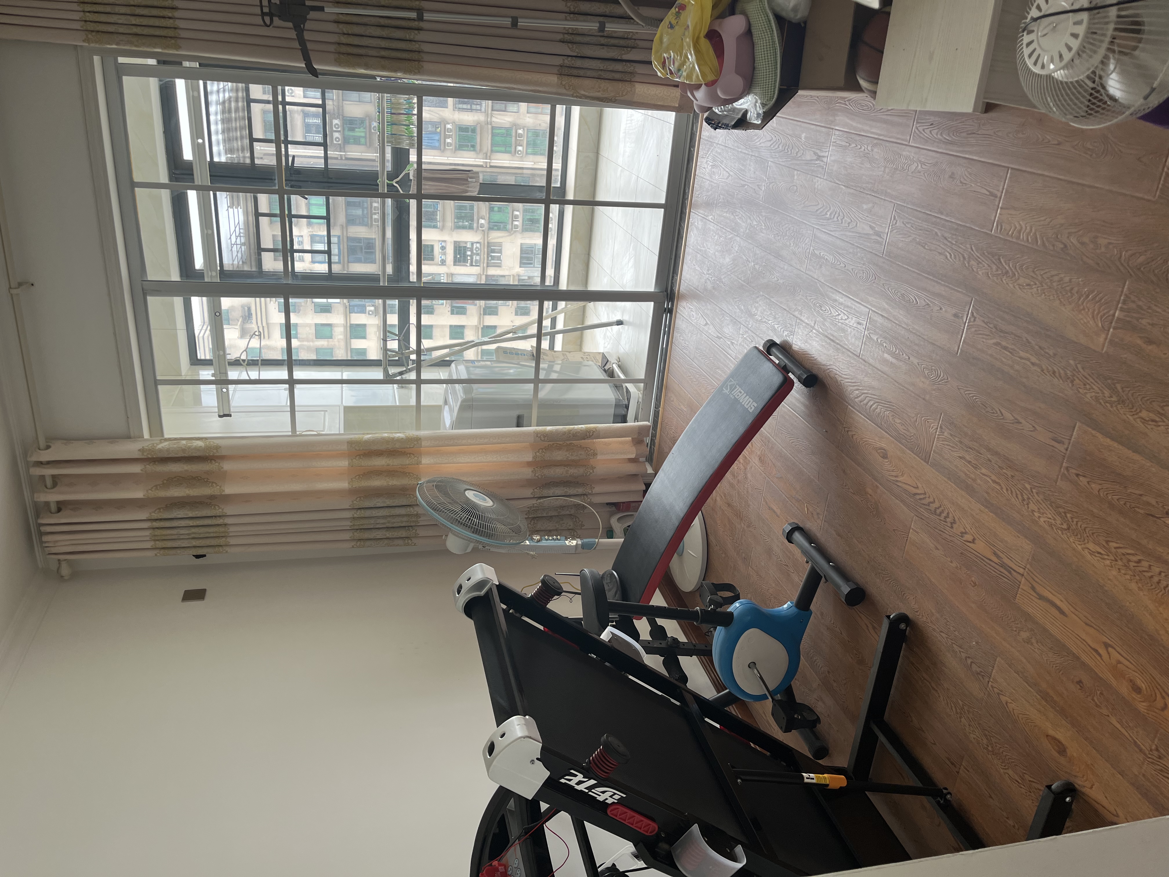 莱茵城 4室2厅2卫 89.0万 莱茵城 4室2厅2卫 89.0万客厅