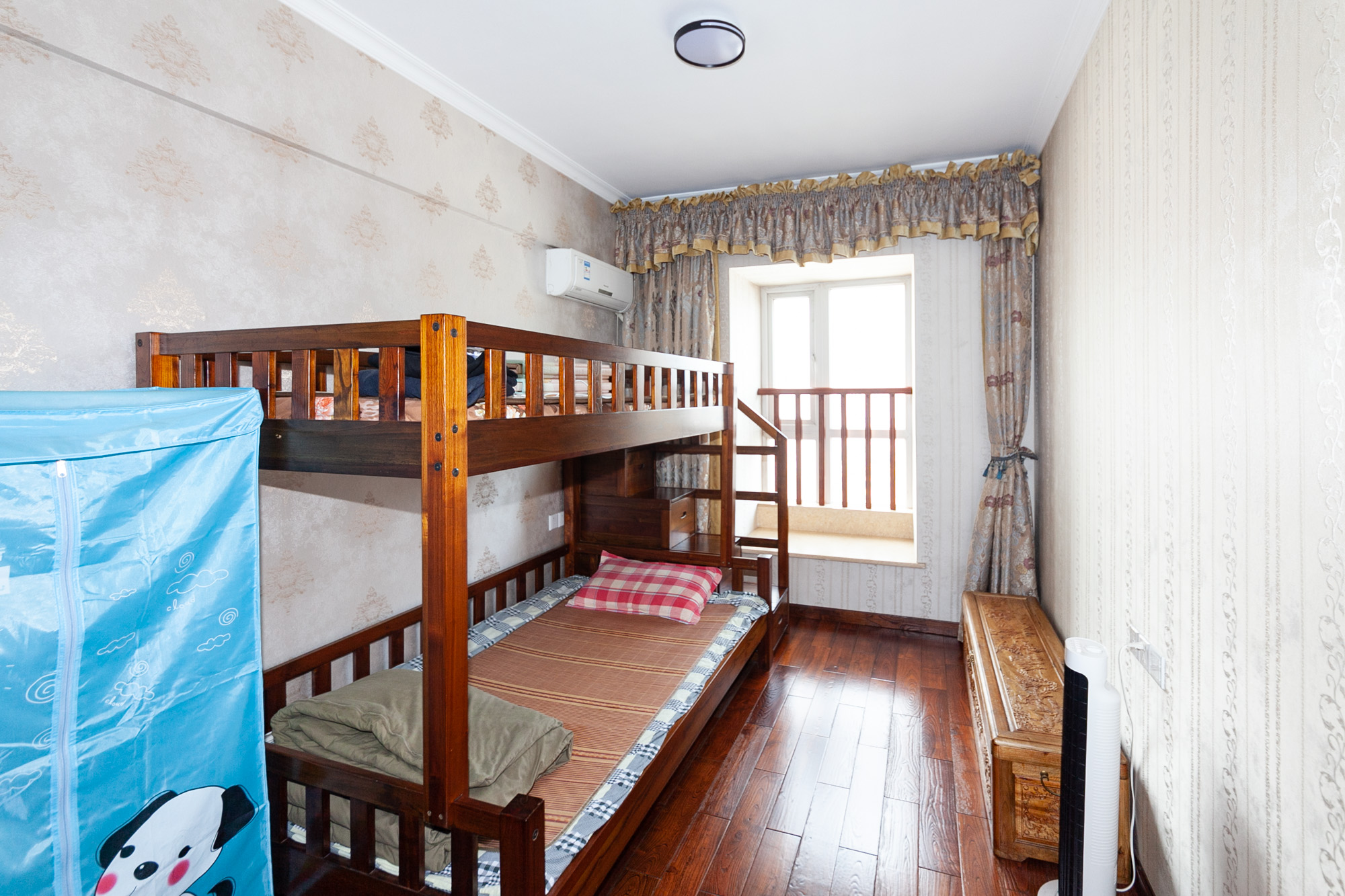 双盈卧龙湾  4室2厅2卫    130.0万 双盈卧龙湾  4室2厅2卫    130.0万卧室