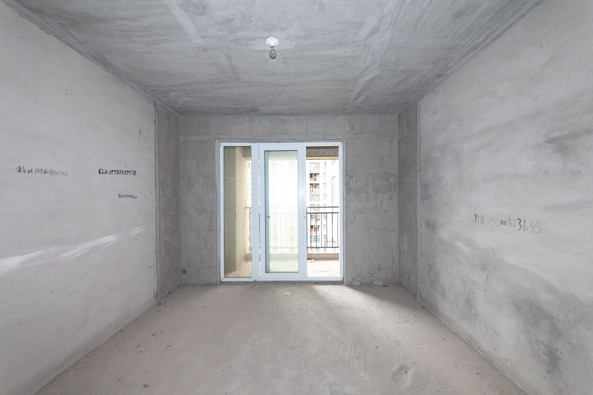 嘉宇银杉(嘉宇西苑) 3室2厅2卫 95.0万 嘉宇银杉(嘉宇西苑) 3室2厅2卫 95.0万客厅