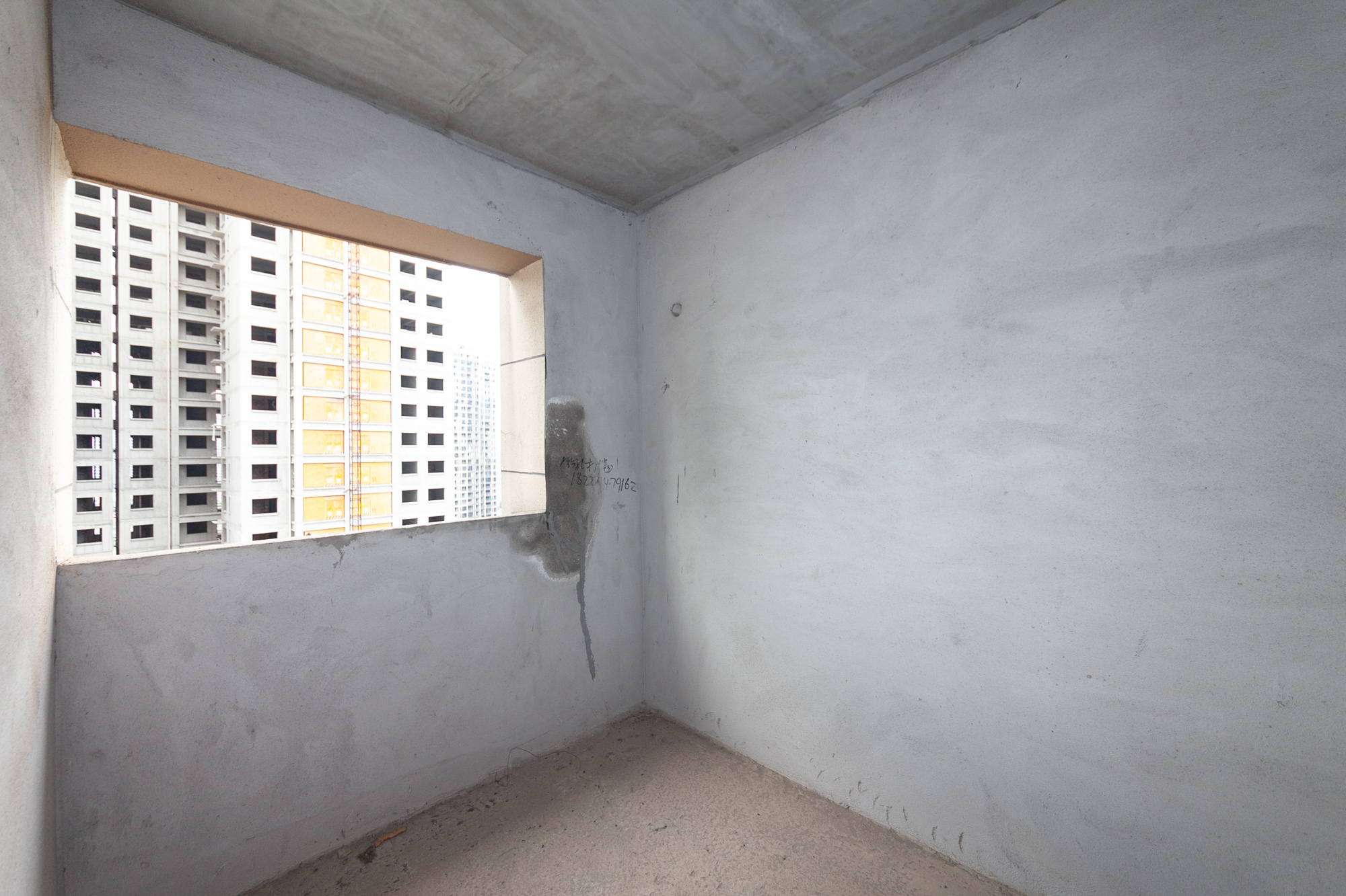 嘉宇银杉(嘉宇西苑) 3室2厅2卫 95.0万 嘉宇银杉(嘉宇西苑) 3室2厅2卫 95.0万卧室