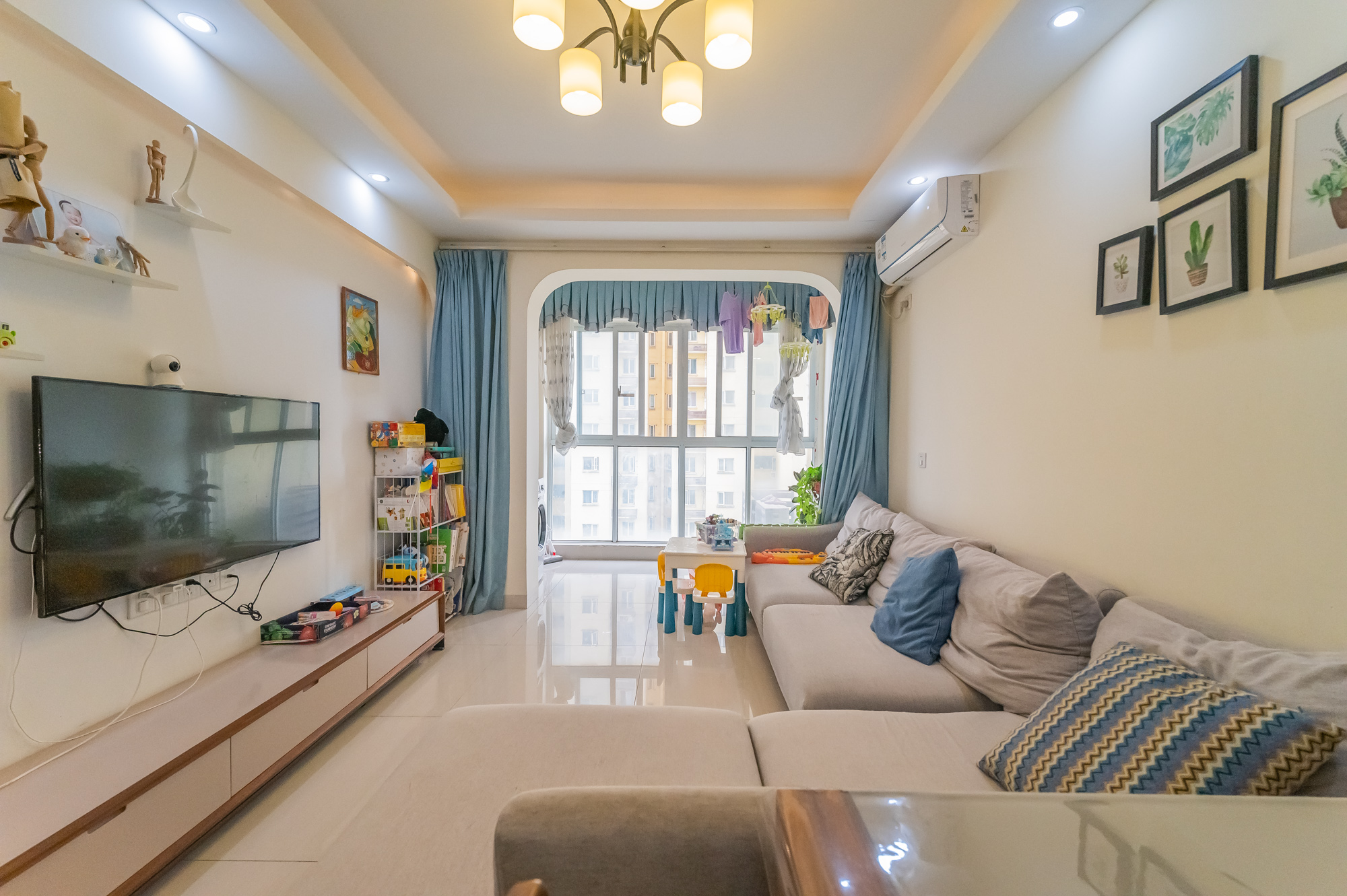 MOMA当代广场 3室2厅1卫 88.00万 MOMA当代广场 3室2厅1卫 88.00万客厅