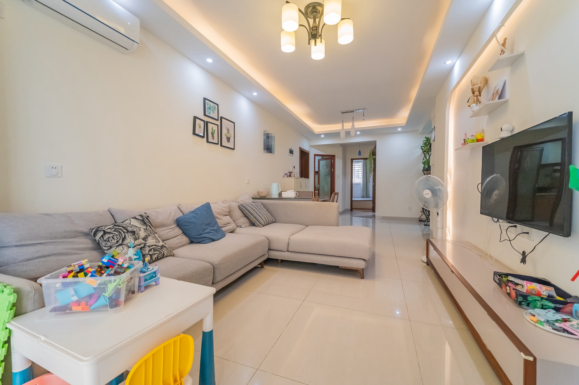 MOMA当代广场 3室2厅1卫 88.00万 MOMA当代广场 3室2厅1卫 88.00万客厅