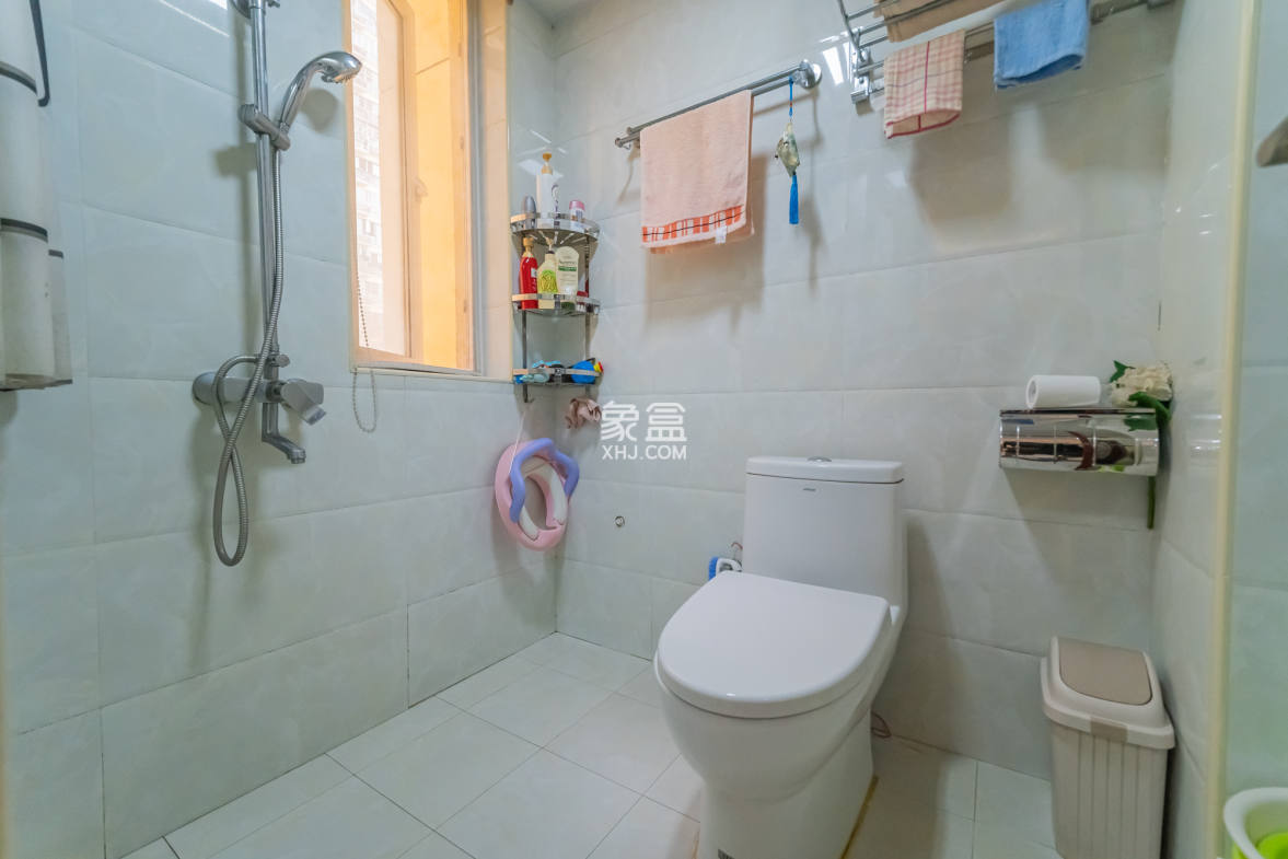 MOMA当代广场 3室2厅1卫 88.00万 MOMA当代广场 3室2厅1卫 88.00万卫生间