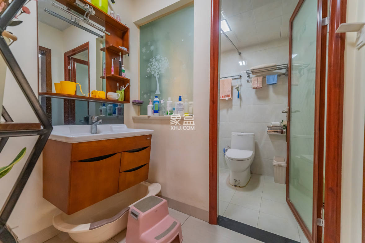 MOMA当代广场 3室2厅1卫 88.00万 MOMA当代广场 3室2厅1卫 88.00万卫生间