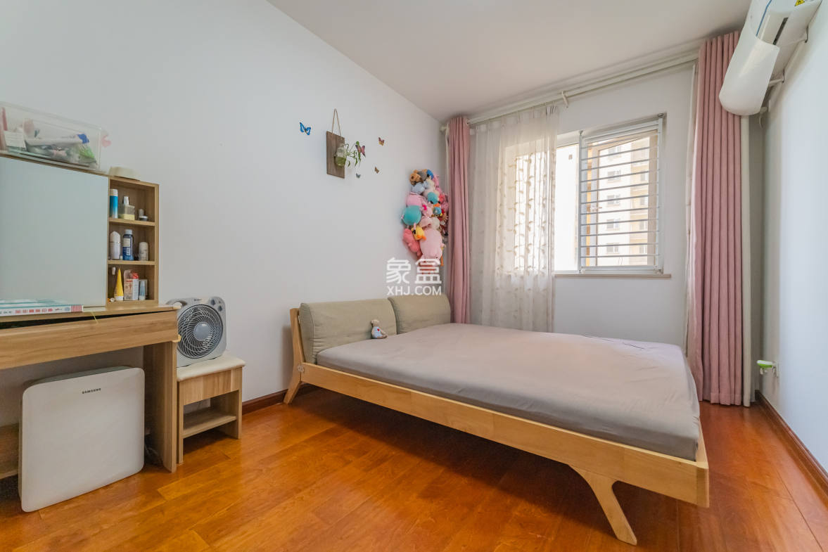 MOMA当代广场 3室2厅1卫 88.00万 MOMA当代广场 3室2厅1卫 88.00万卧室