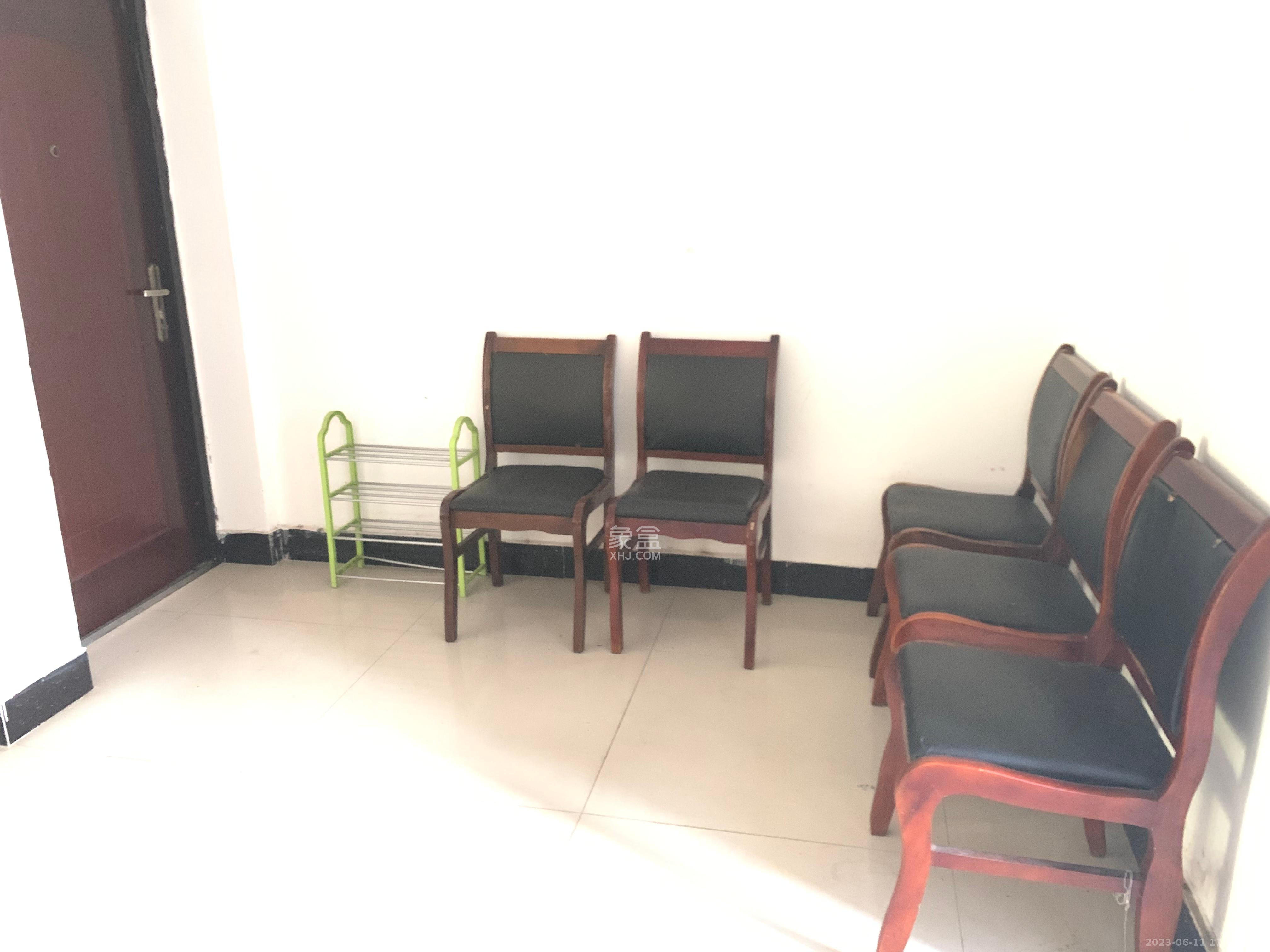 莲城商业街C栋  3室2厅2卫   1800.00元/月室内图
