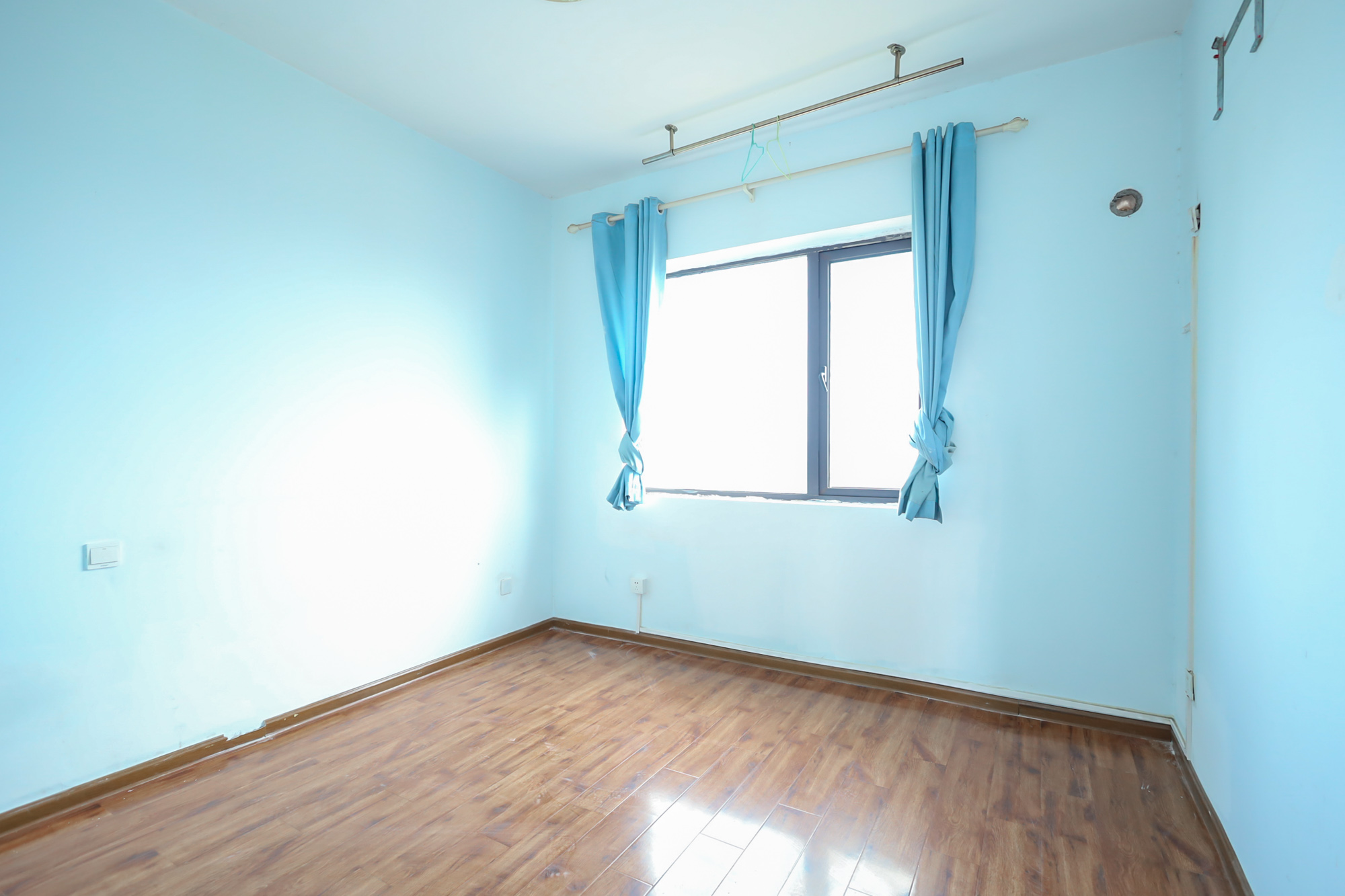 钰龙天下二期(钰龙佳园) 4室2厅2卫 230.0万 钰龙天下二期(钰龙佳园) 4室2厅2卫 230.0万卧室