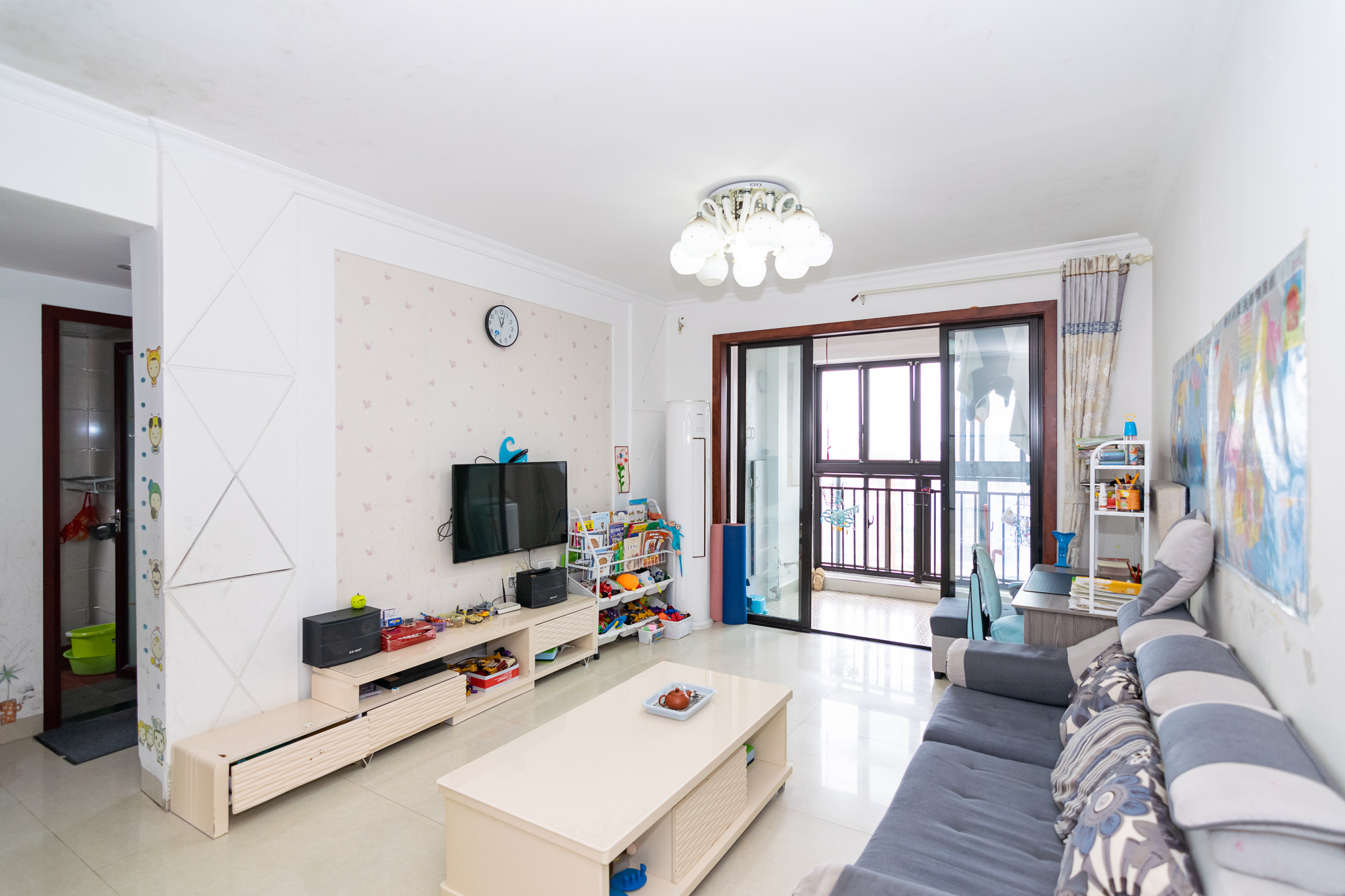 新城国际花都 3室1厅1卫 73.0万 新城国际花都 3室1厅1卫 73.0万客厅