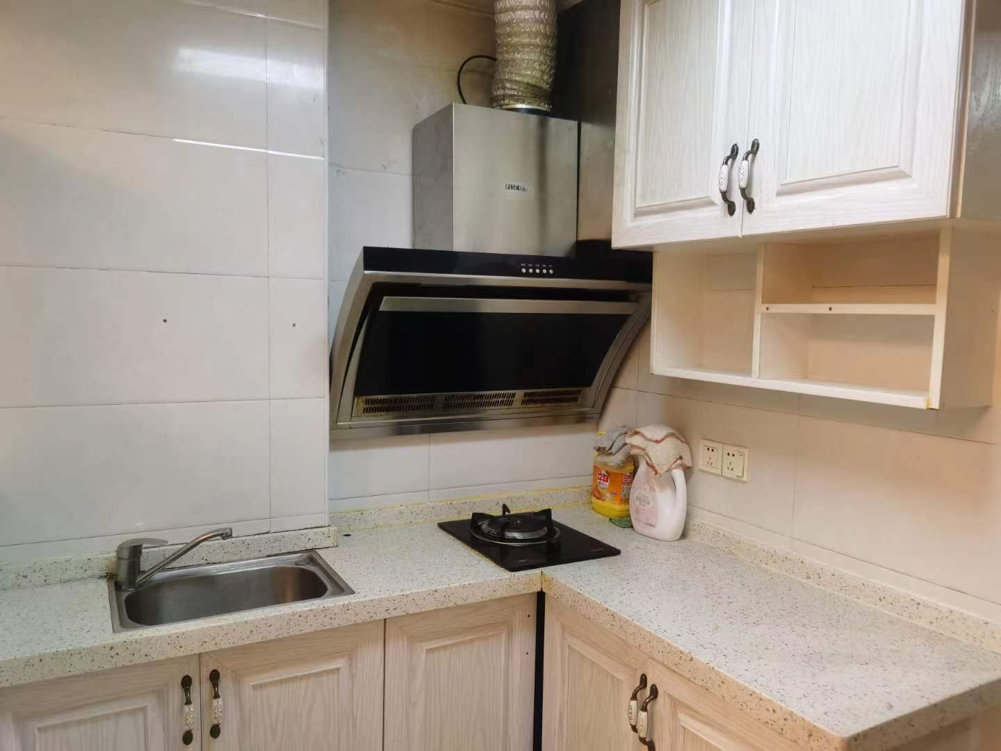 步行街大厦 1室1厅1卫 28.8万 步行街大厦 1室1厅1卫 28.8万客厅