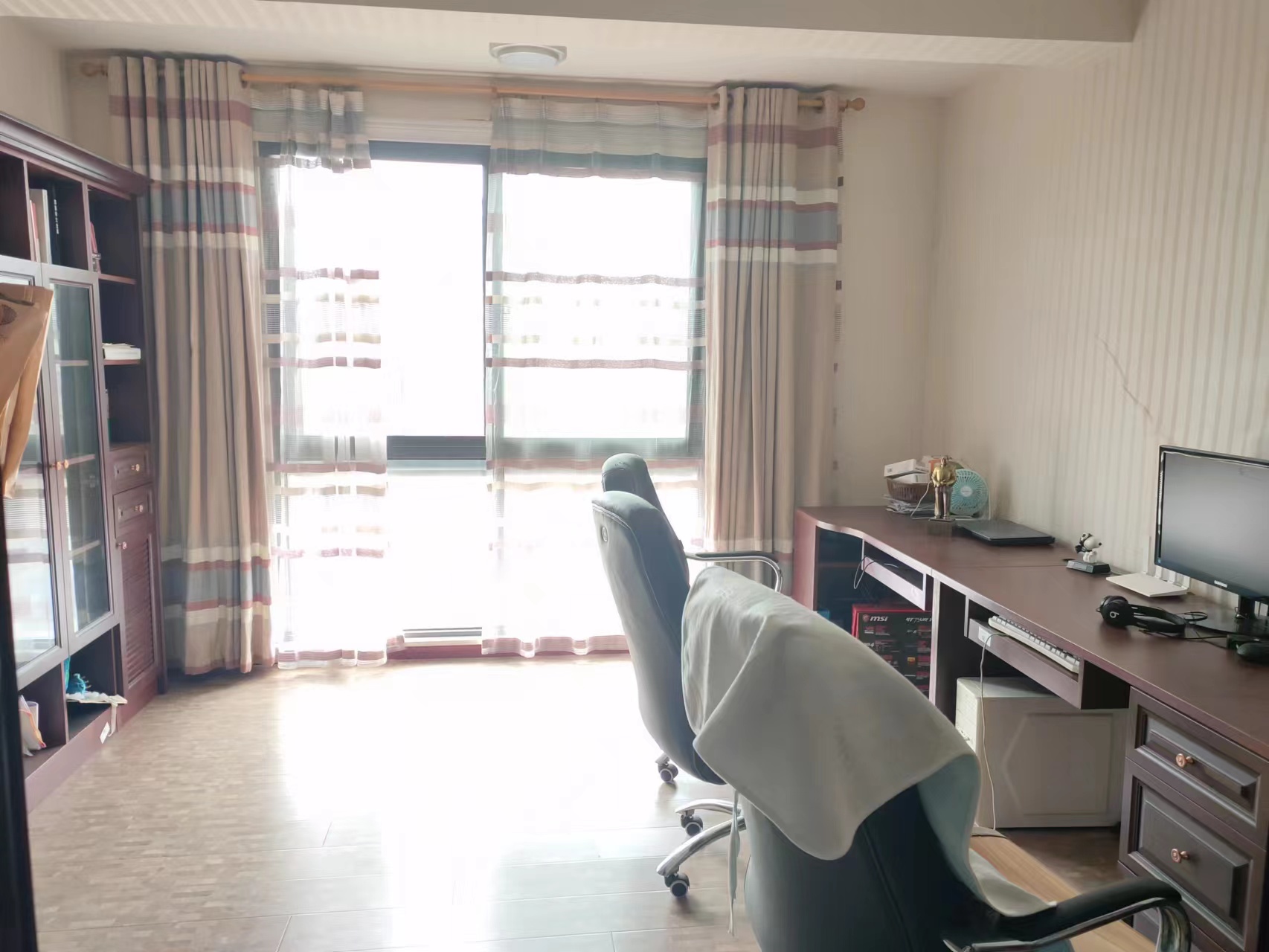 纳帕溪谷后湾 4室2厅2卫 168.0万 纳帕溪谷后湾 4室2厅2卫 168.0万客厅