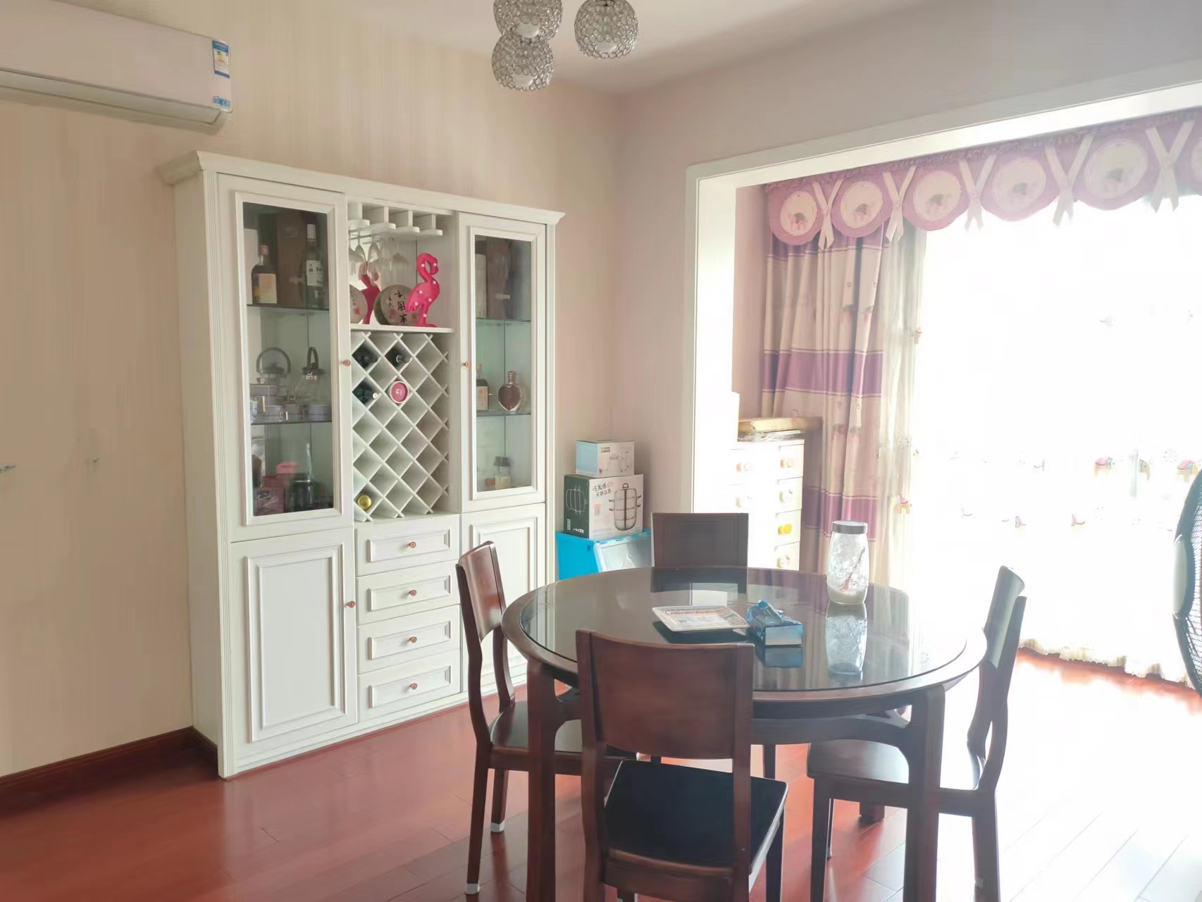 纳帕溪谷后湾 4室2厅2卫 168.0万 纳帕溪谷后湾 4室2厅2卫 168.0万客厅