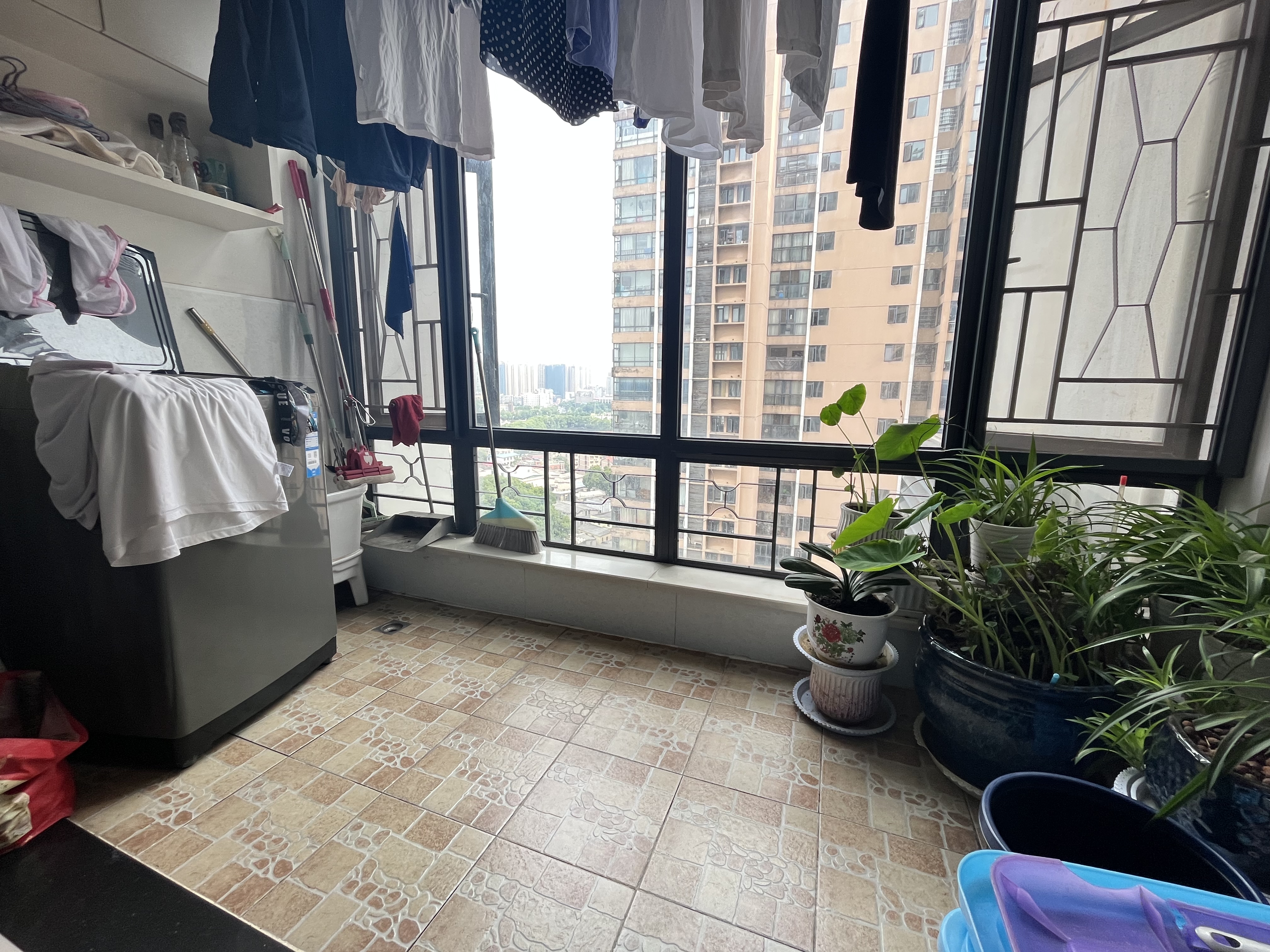 流金岁月-华晨国际 3室2厅2卫 89.8万 流金岁月-华晨国际 3室2厅2卫 89.8万室内图