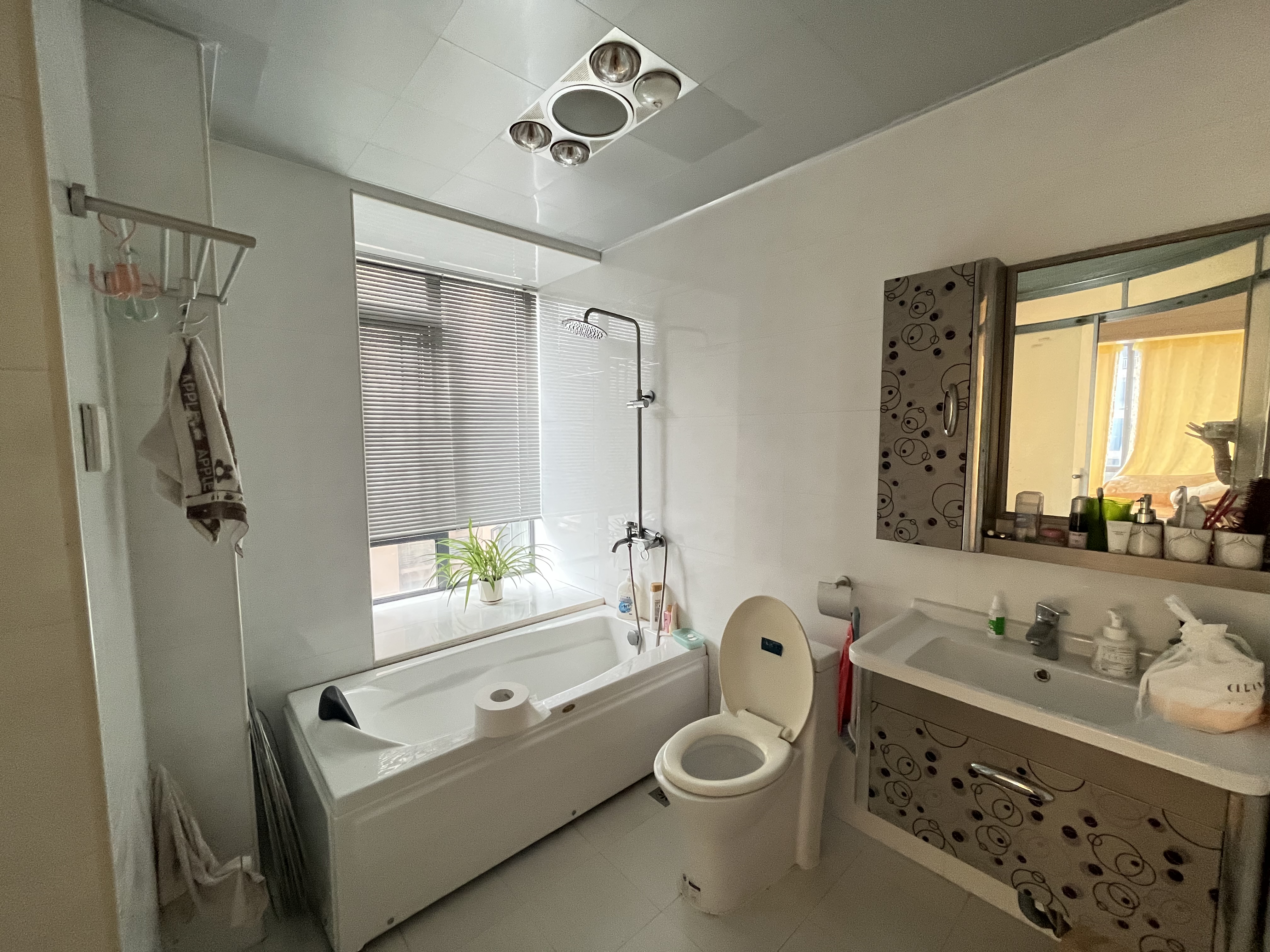 流金岁月-华晨国际 3室2厅2卫 89.8万 流金岁月-华晨国际 3室2厅2卫 89.8万室内图