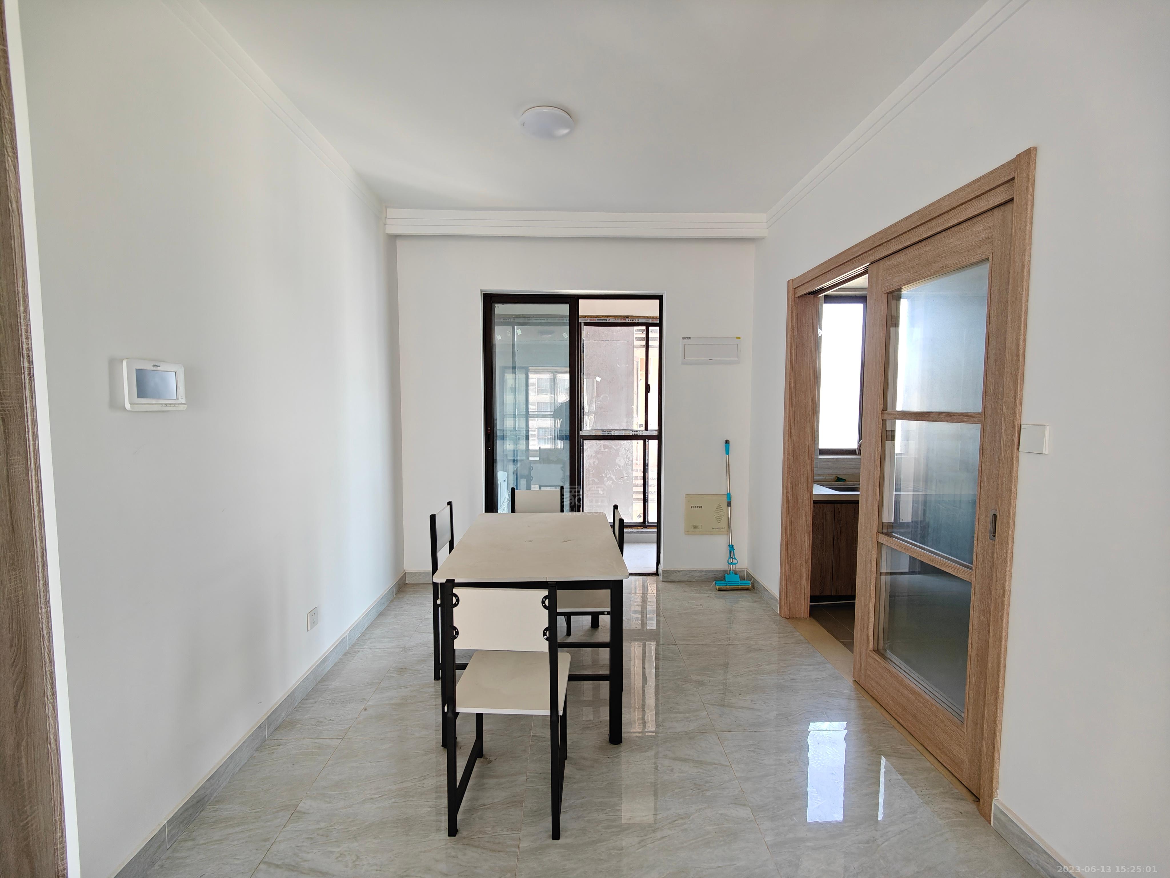 蓝溪谷 3室2厅2卫 1900.0元/月 蓝溪谷 3室2厅2卫 1900.0元/月室内图