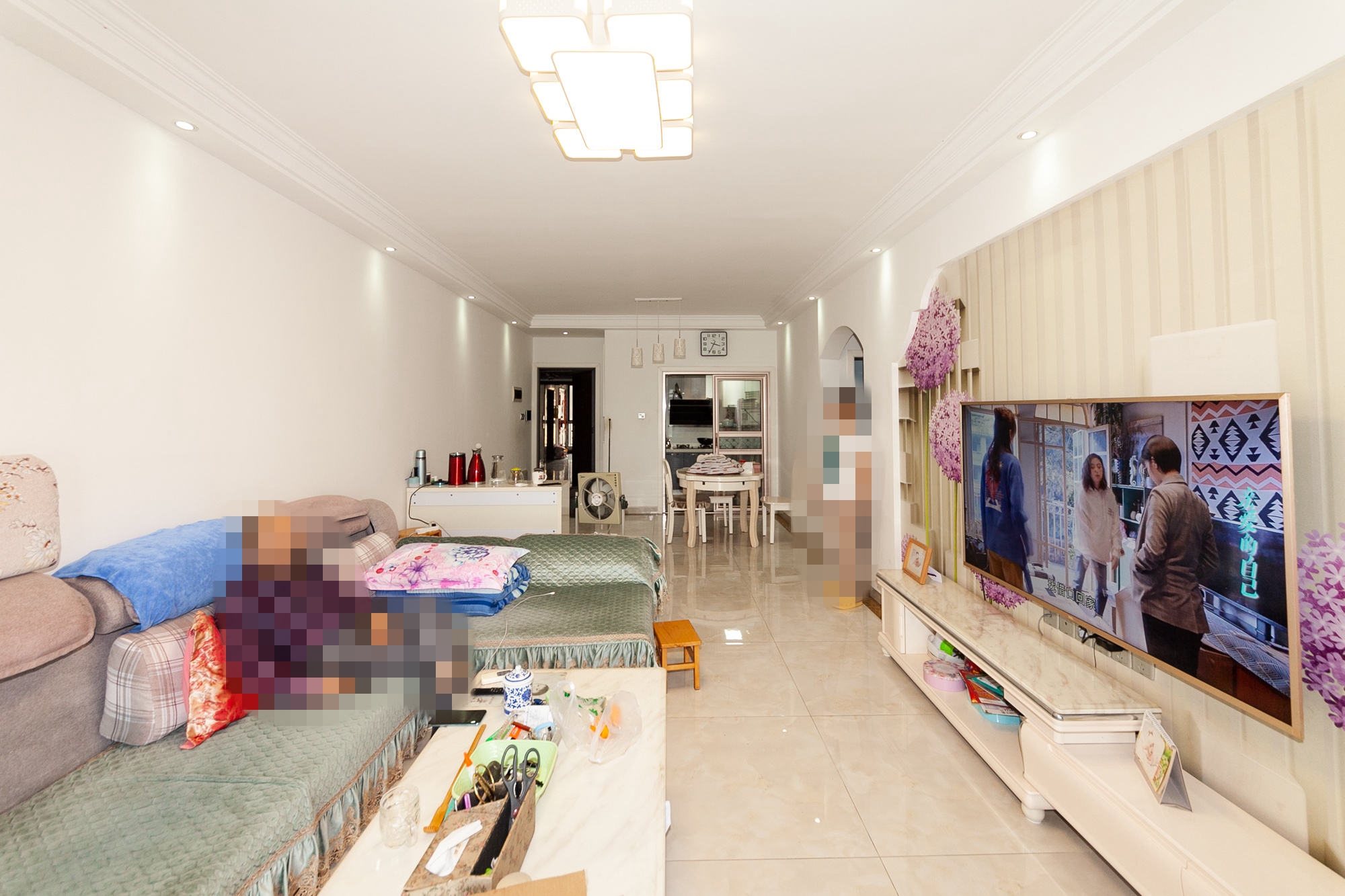 珠江东方明珠（新地东方明珠）三期  2室2厅1卫    78.0万客厅