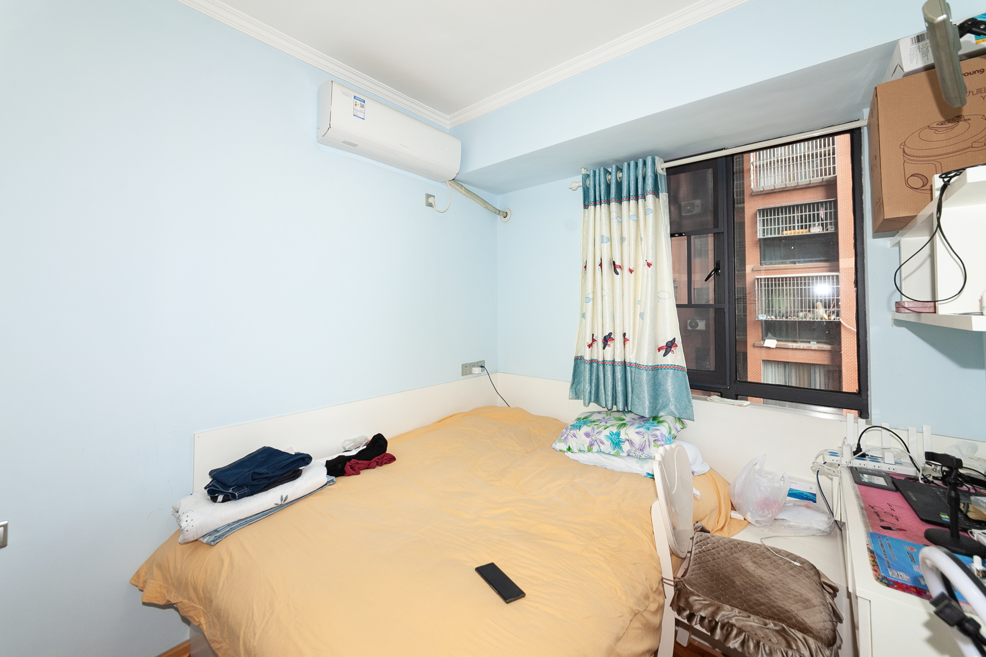 珠江东方明珠（新地东方明珠）三期  2室2厅1卫    78.0万卧室