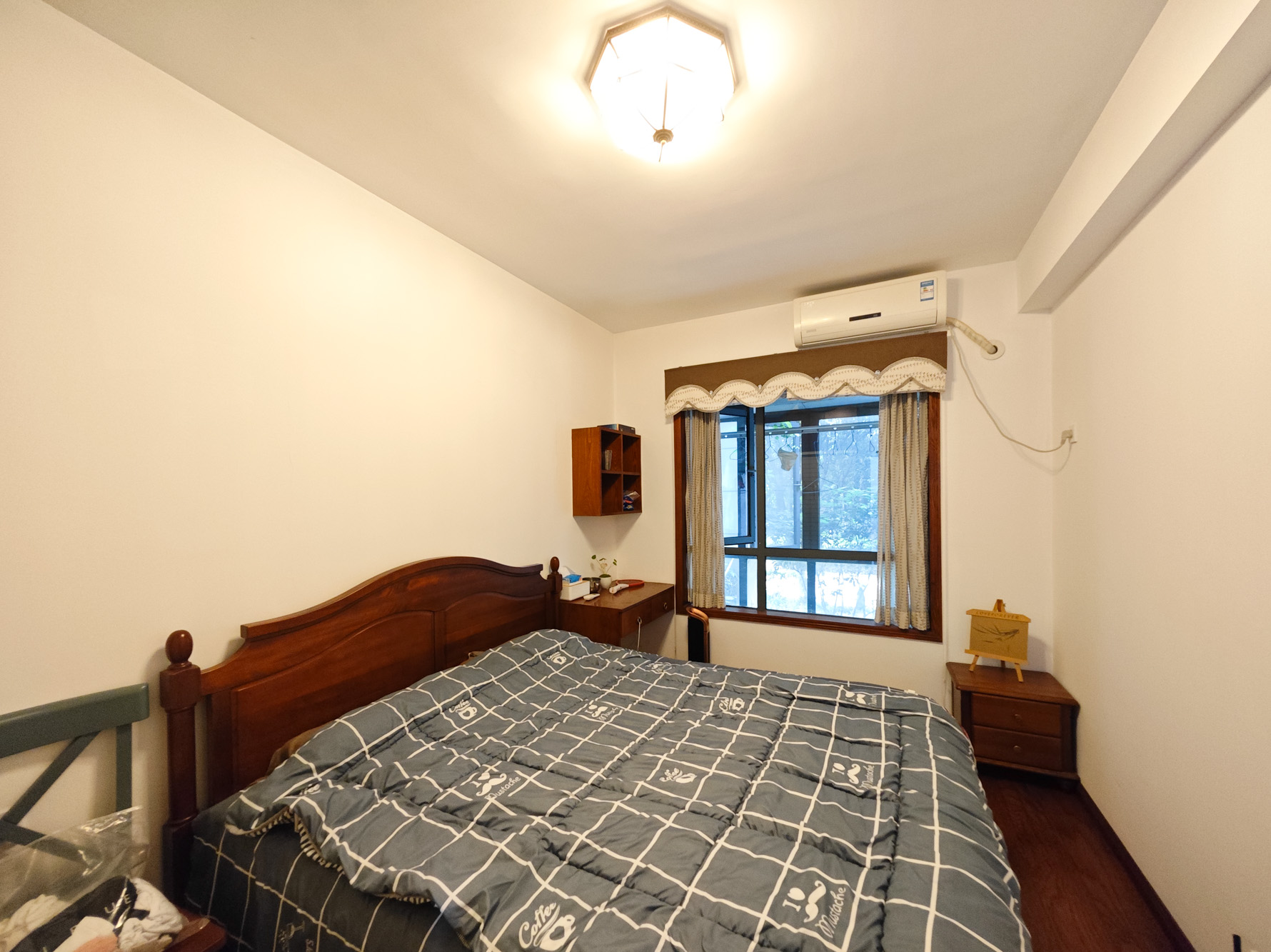 奥林匹克花园 4室2厅2卫 218.0万 奥林匹克花园 4室2厅2卫 218.0万卧室