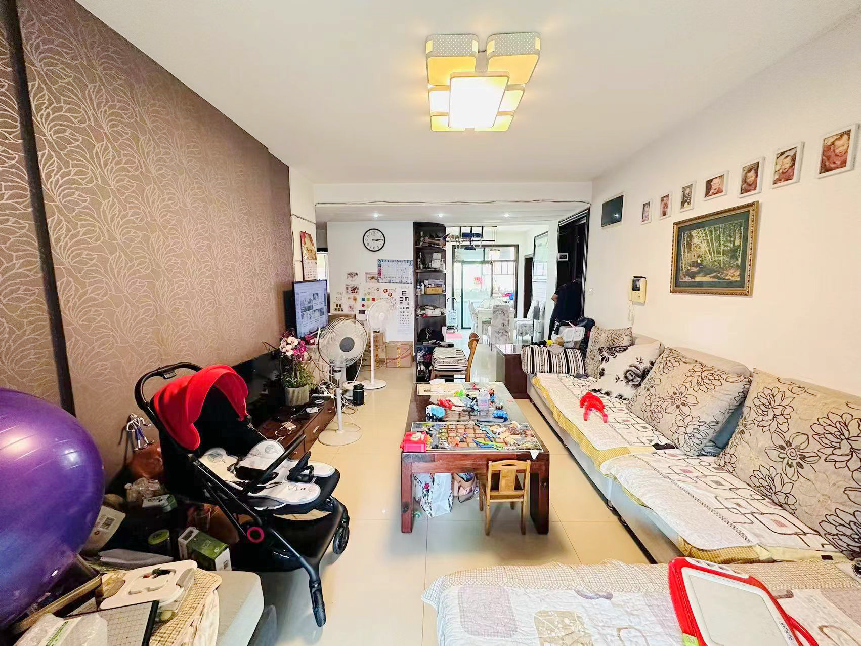 世嘉国际华城 3室2厅2卫 95.0万 世嘉国际华城 3室2厅2卫 95.0万客厅