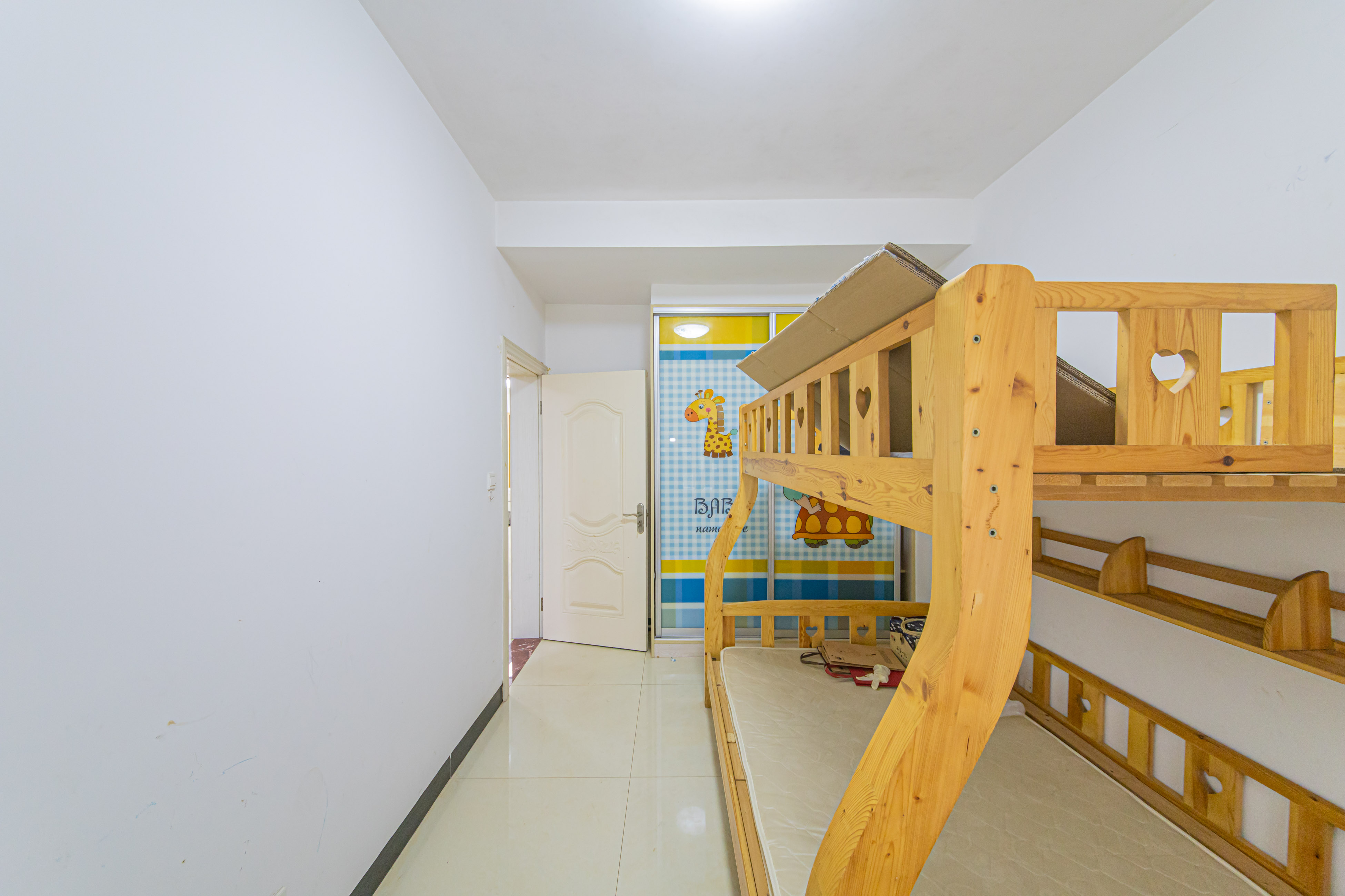 绿地公馆（绿地名邸）  3室2厅1卫    111.0万卧室