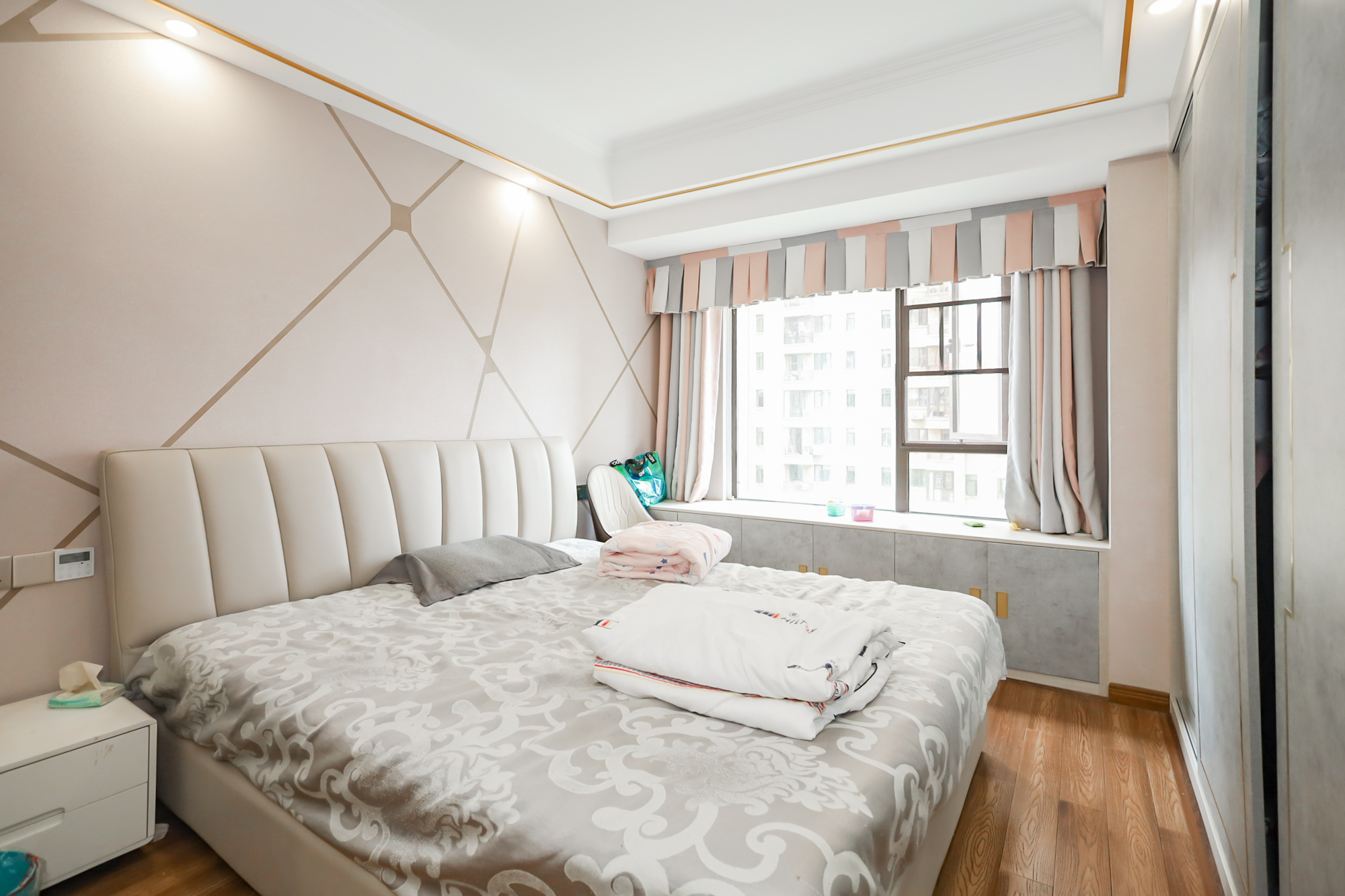 奥克斯缔壹城  3室2厅2卫    128.0万 奥克斯缔壹城  3室2厅2卫    128.0万卧室