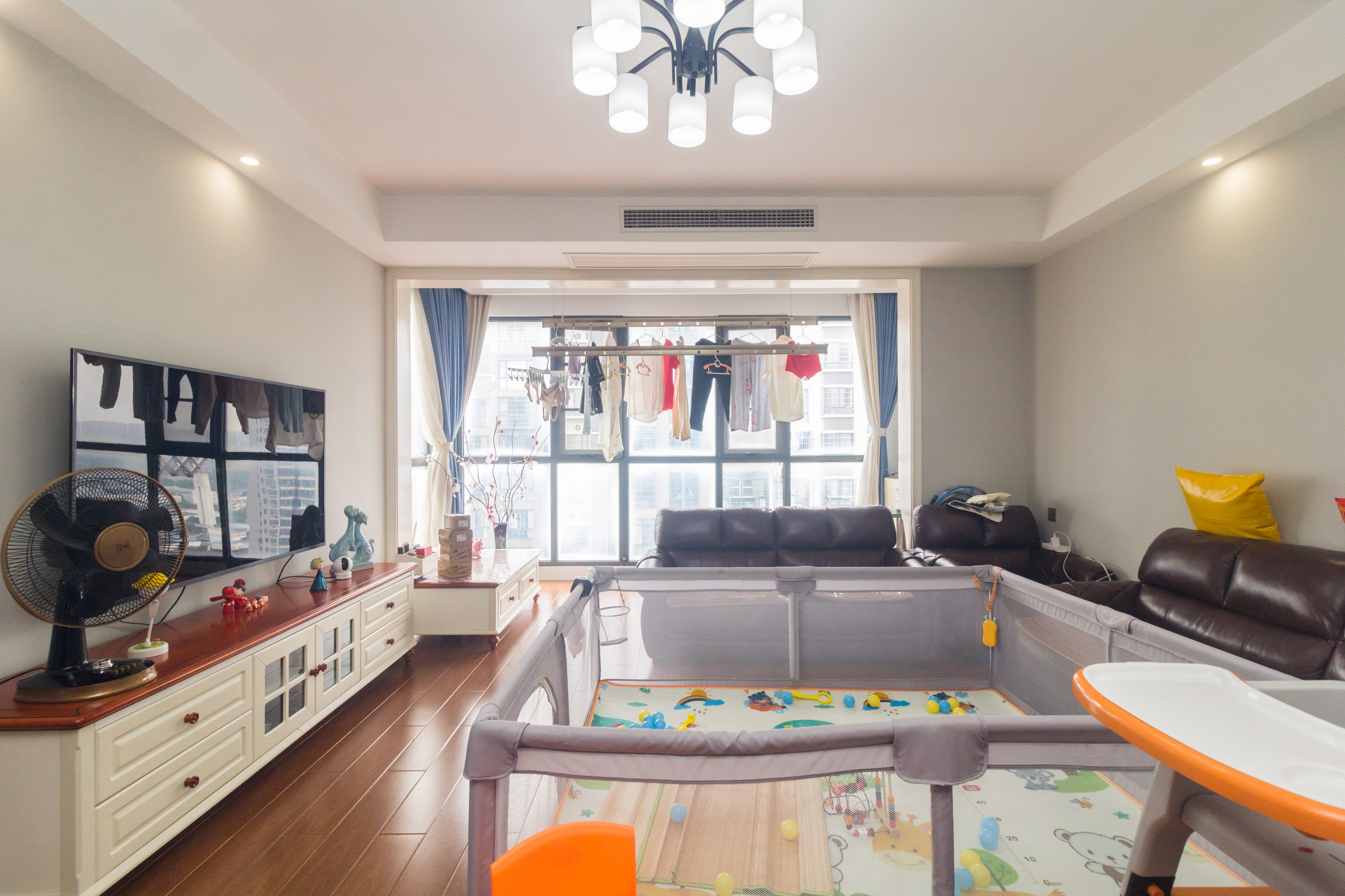 楚天世纪城东苑 4室2厅2卫 79.8万 楚天世纪城东苑 4室2厅2卫 79.8万客厅