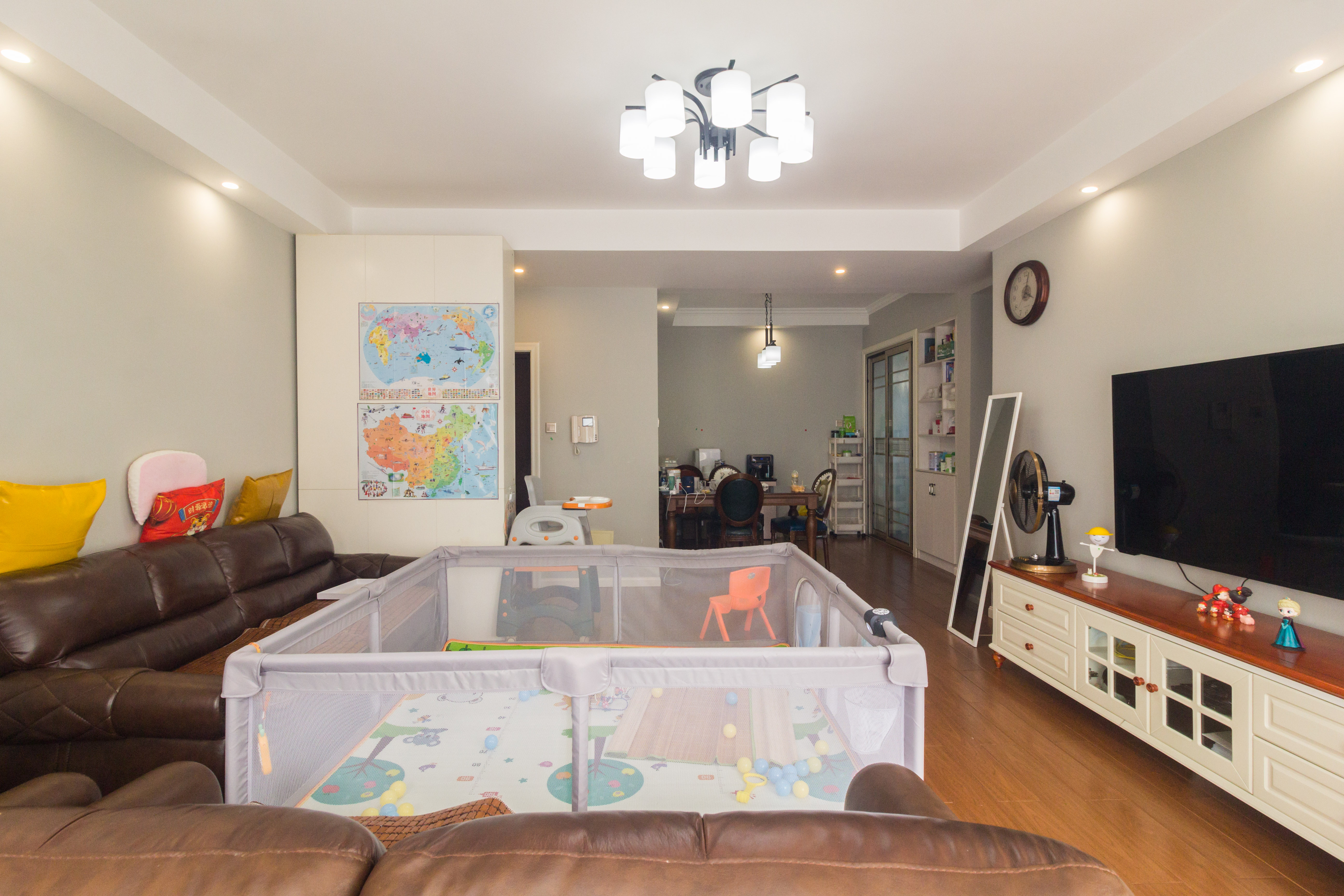 楚天世纪城东苑 4室2厅2卫 79.8万 楚天世纪城东苑 4室2厅2卫 79.8万客厅