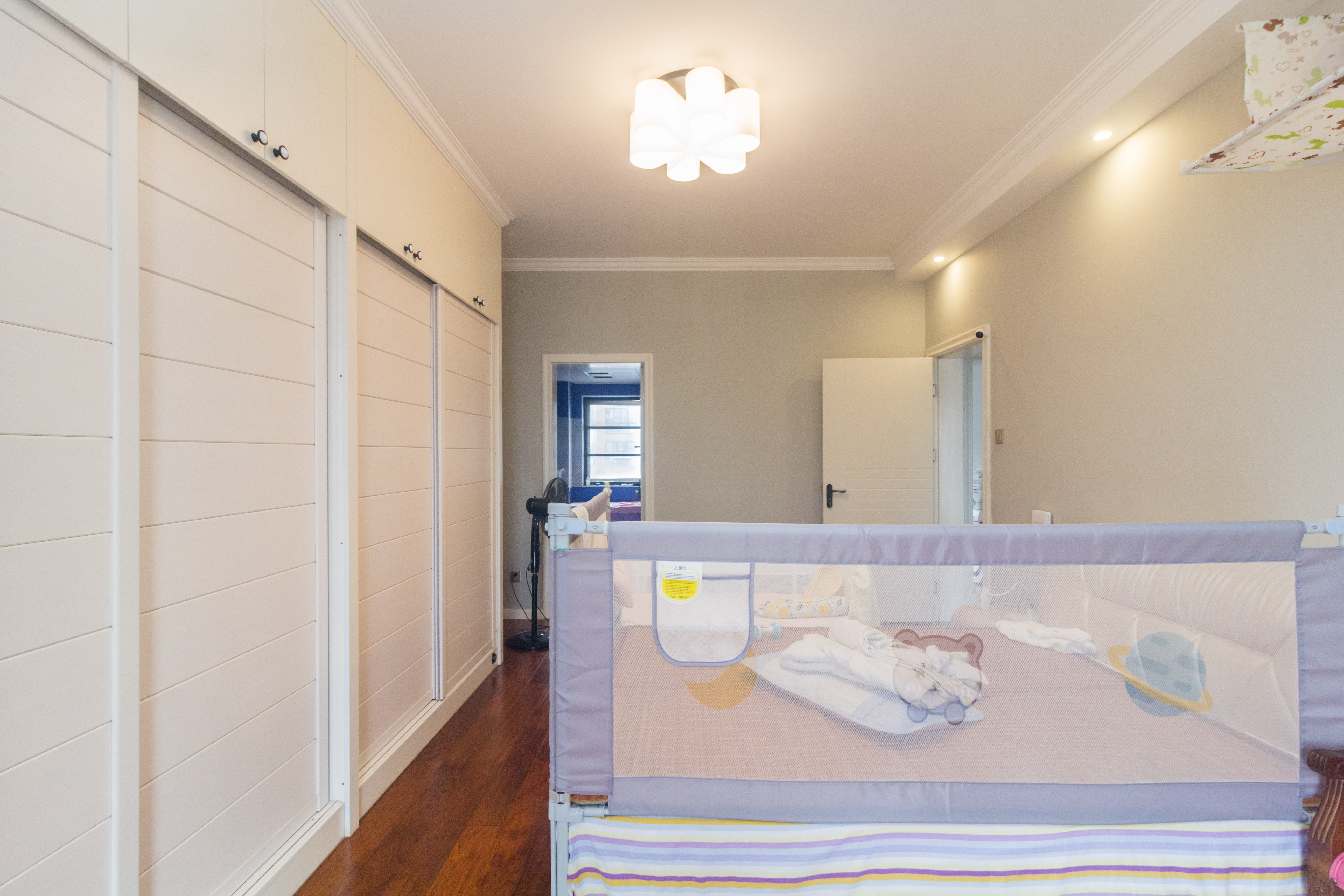 楚天世纪城东苑 4室2厅2卫 79.8万 楚天世纪城东苑 4室2厅2卫 79.8万卧室