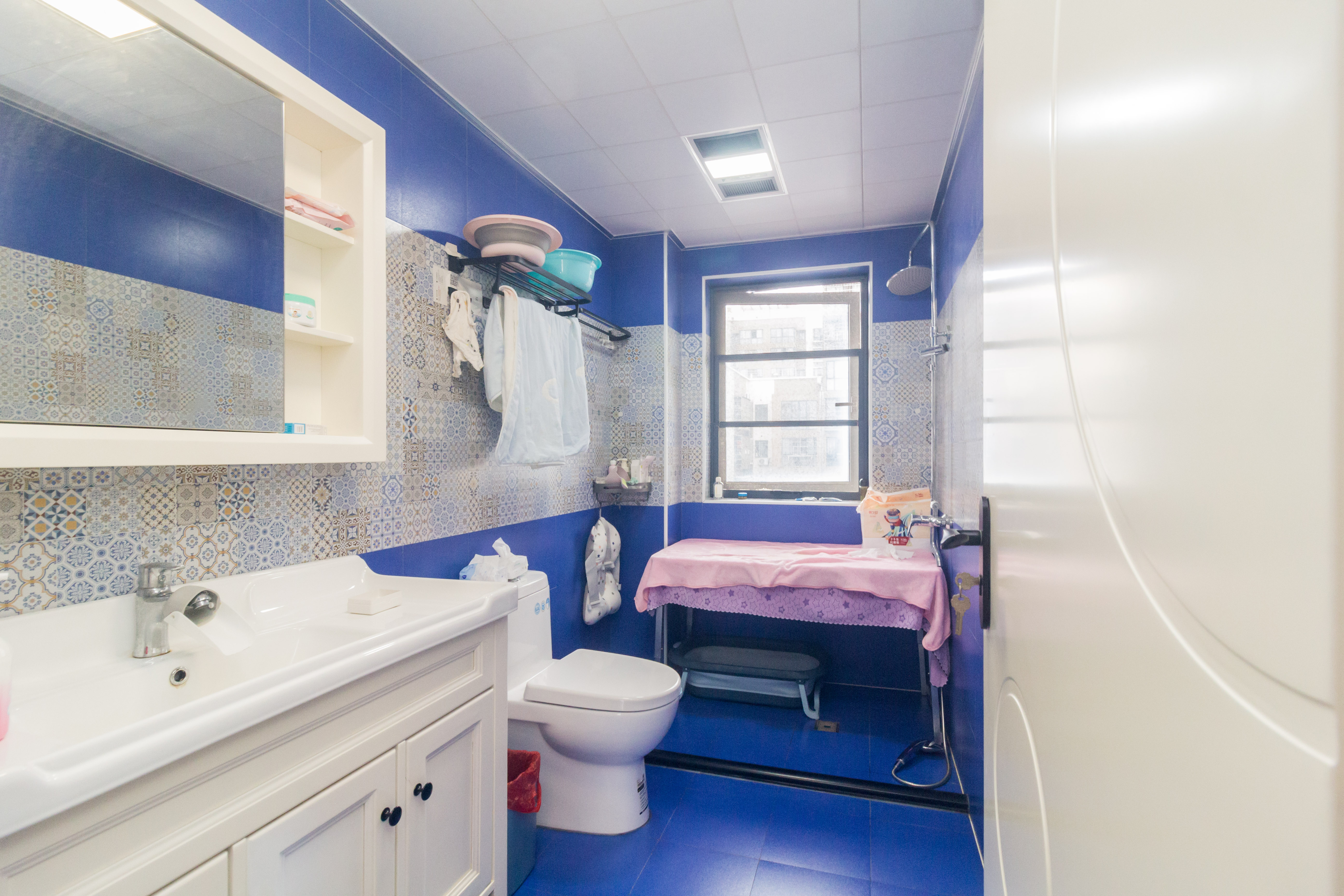 楚天世纪城东苑 4室2厅2卫 79.8万 楚天世纪城东苑 4室2厅2卫 79.8万卫生间