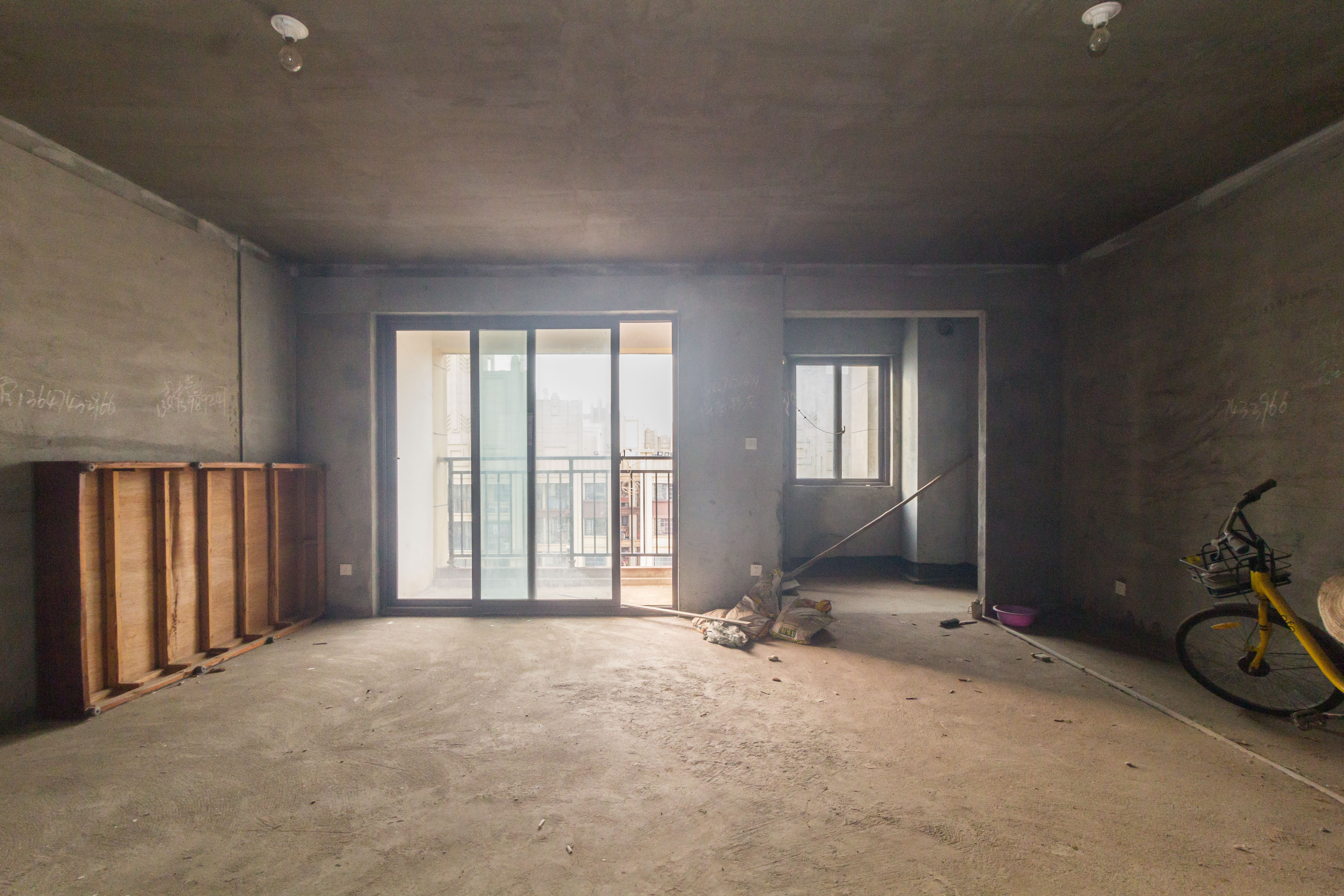 东方美地 3室2厅2卫 56.0万 东方美地 3室2厅2卫 56.0万客厅