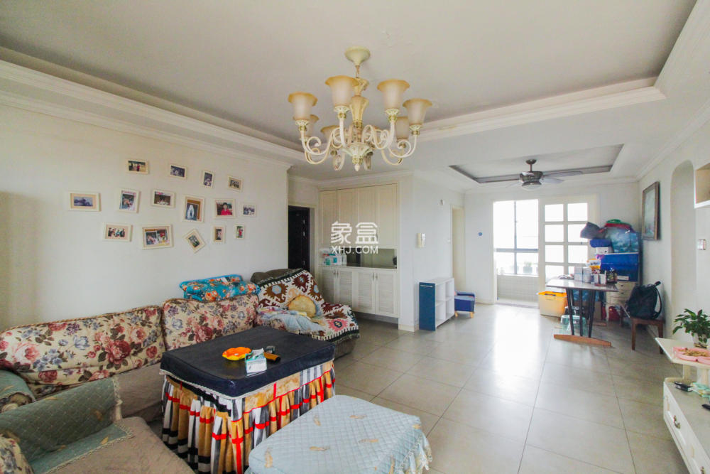 上海城小区  4室2厅1卫    141.8万