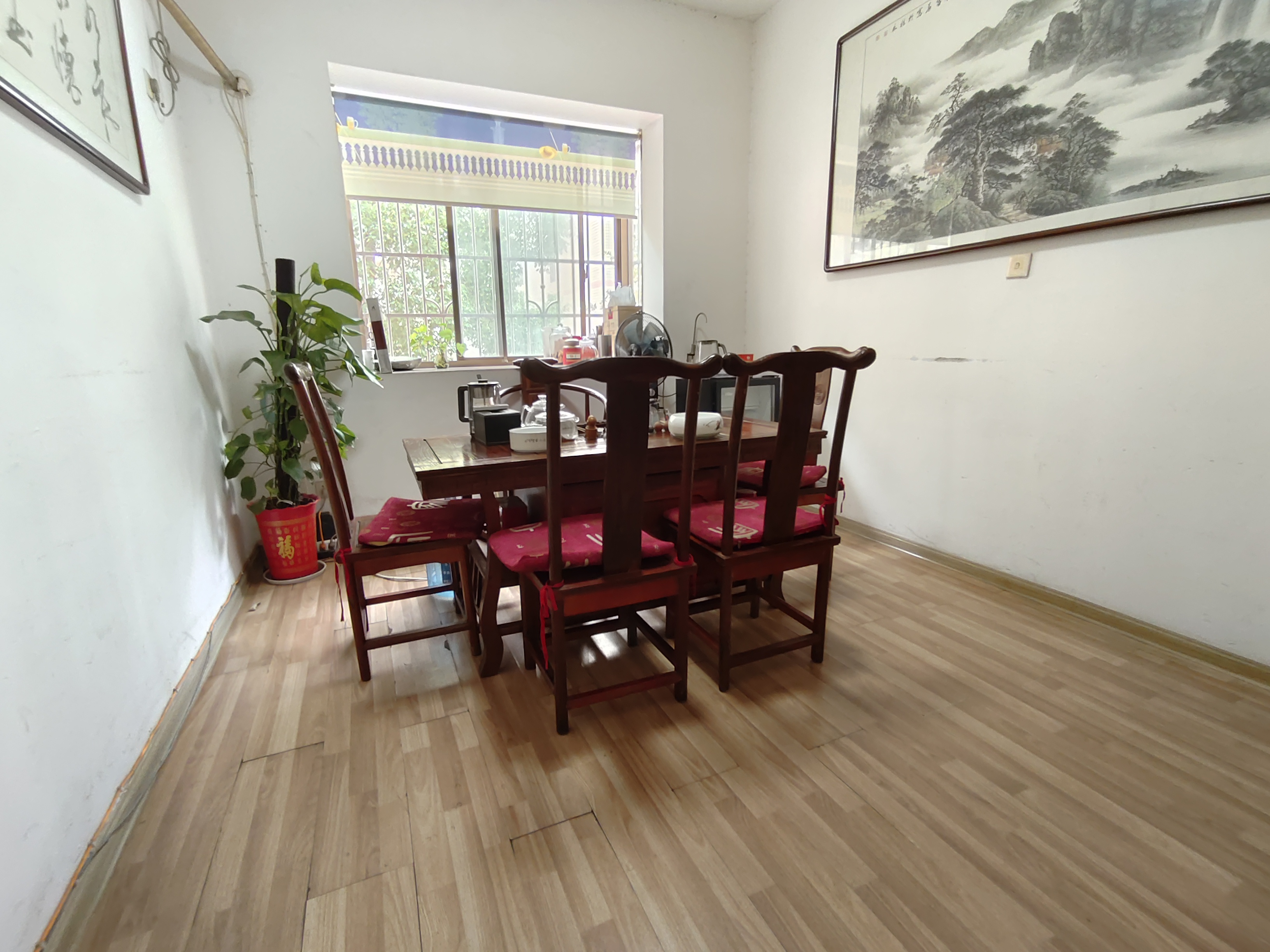 欣佳花园 5室2厅2卫 90.0万 欣佳花园 5室2厅2卫 90.0万室内图