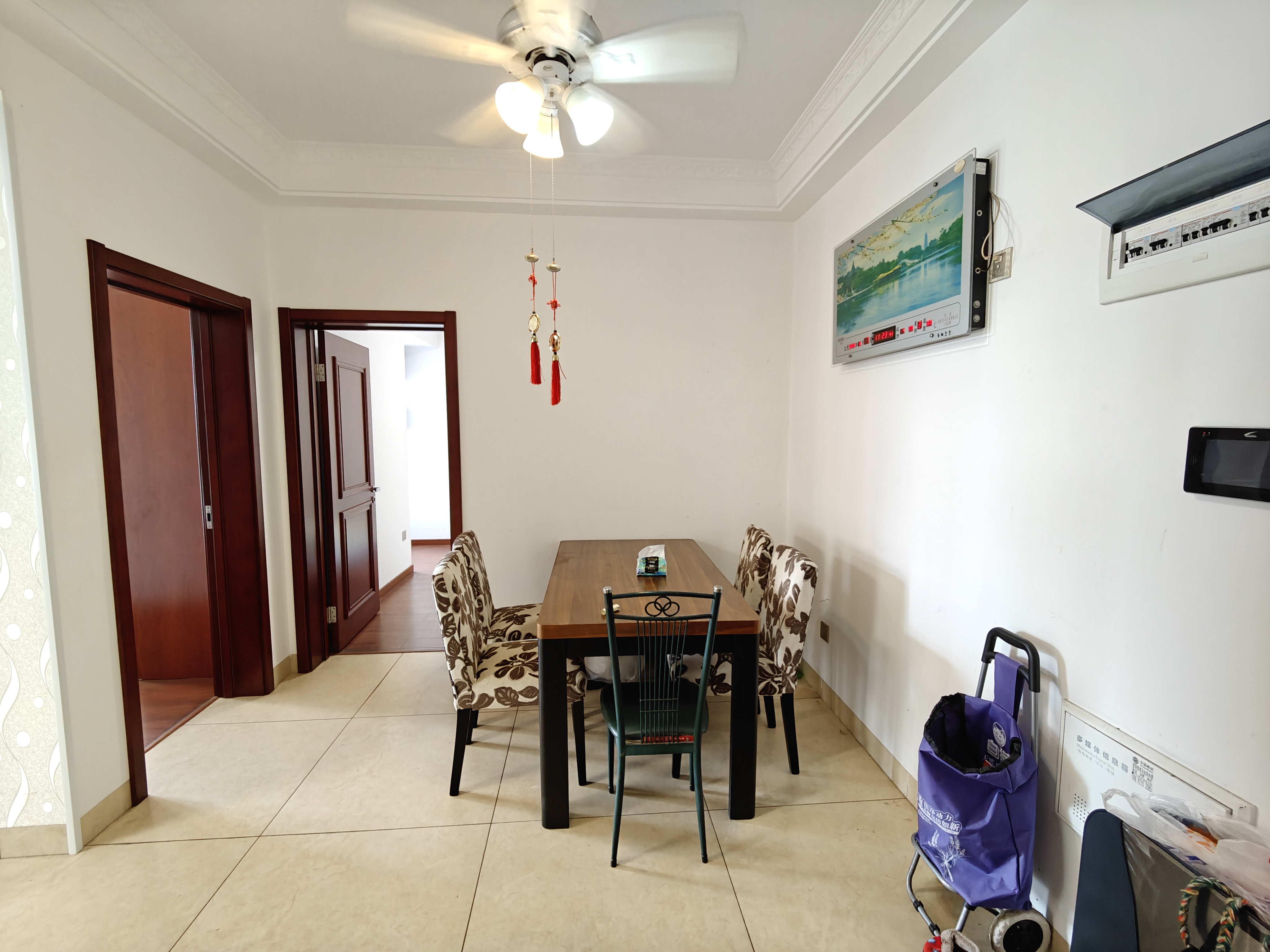 湖景名城 2室2厅1卫 53.0万 湖景名城 2室2厅1卫 53.0万室内图