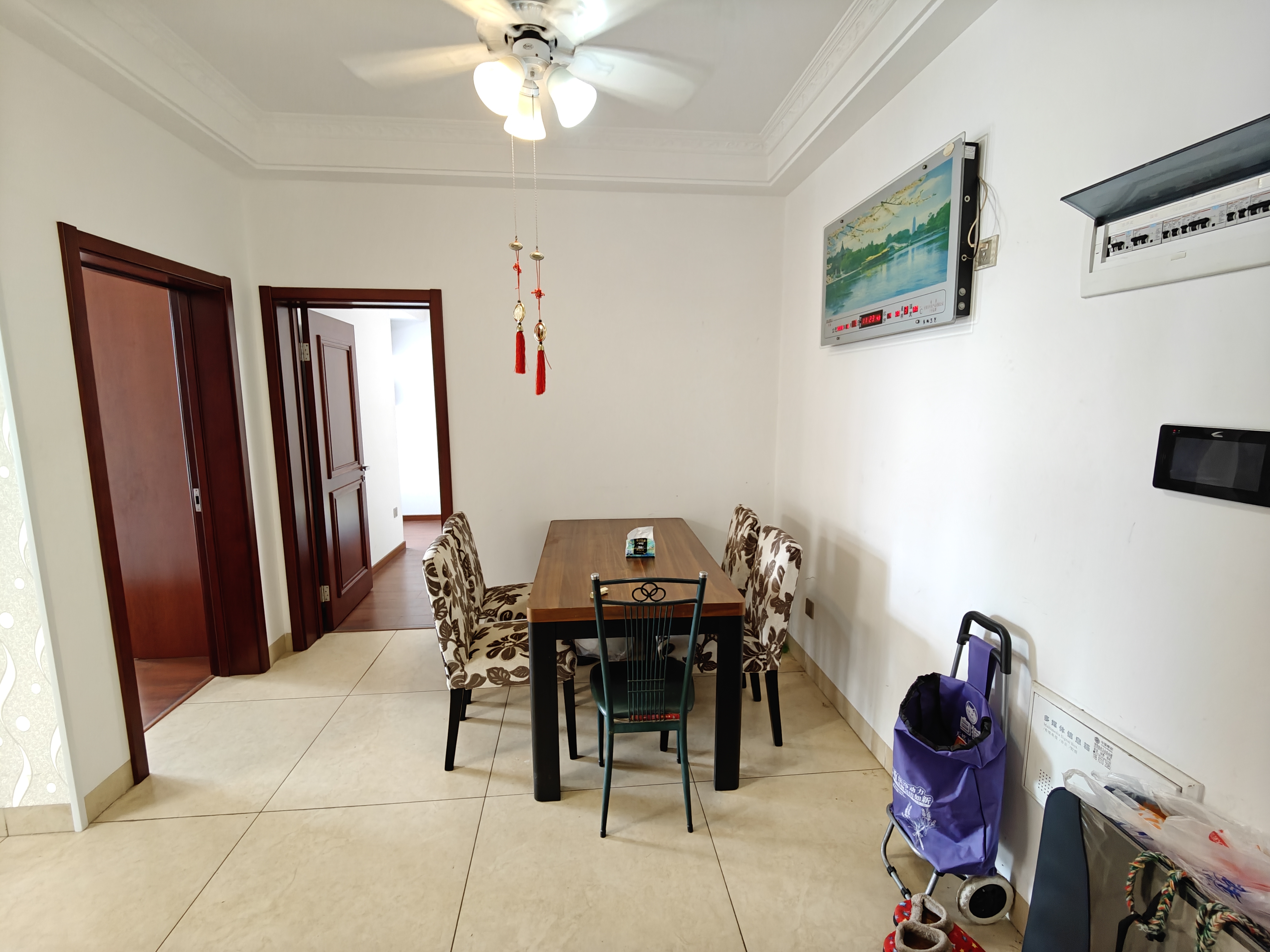 湖景名城 2室2厅1卫 53.0万 湖景名城 2室2厅1卫 53.0万室内图