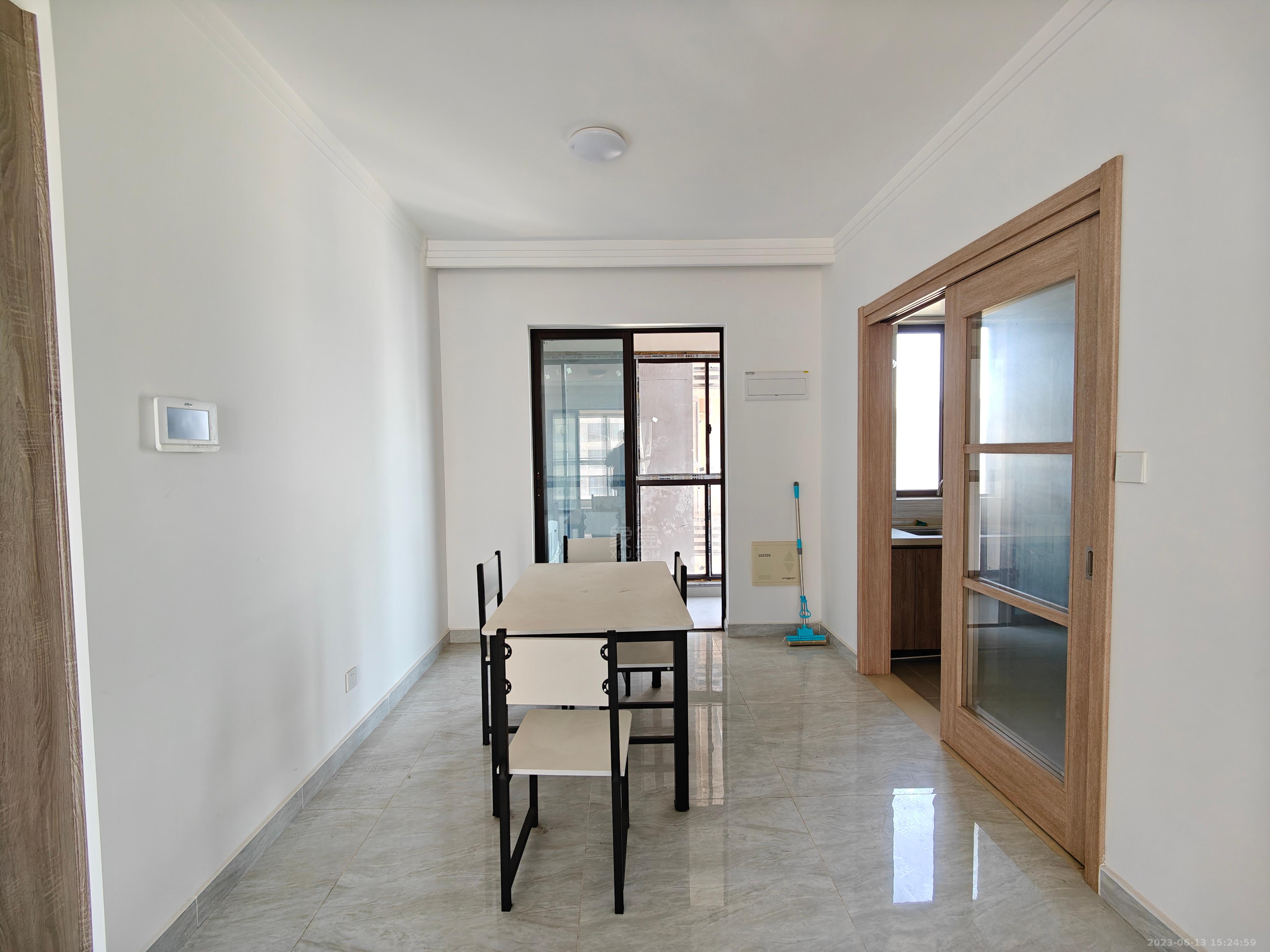 蓝溪谷  3室2厅2卫    1900.0元/月室内图