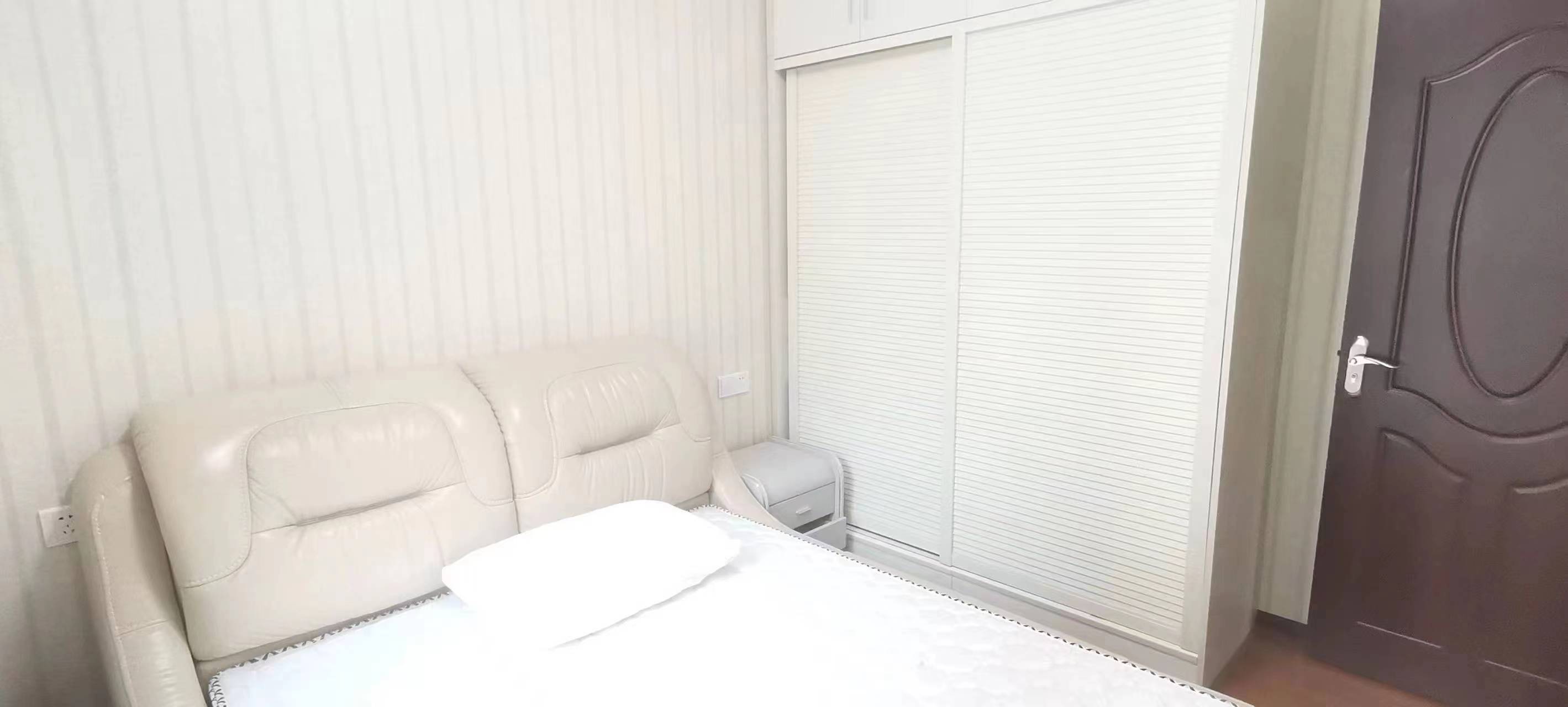 中天会展城B区  2室2厅1卫   2500.00元/月室内图