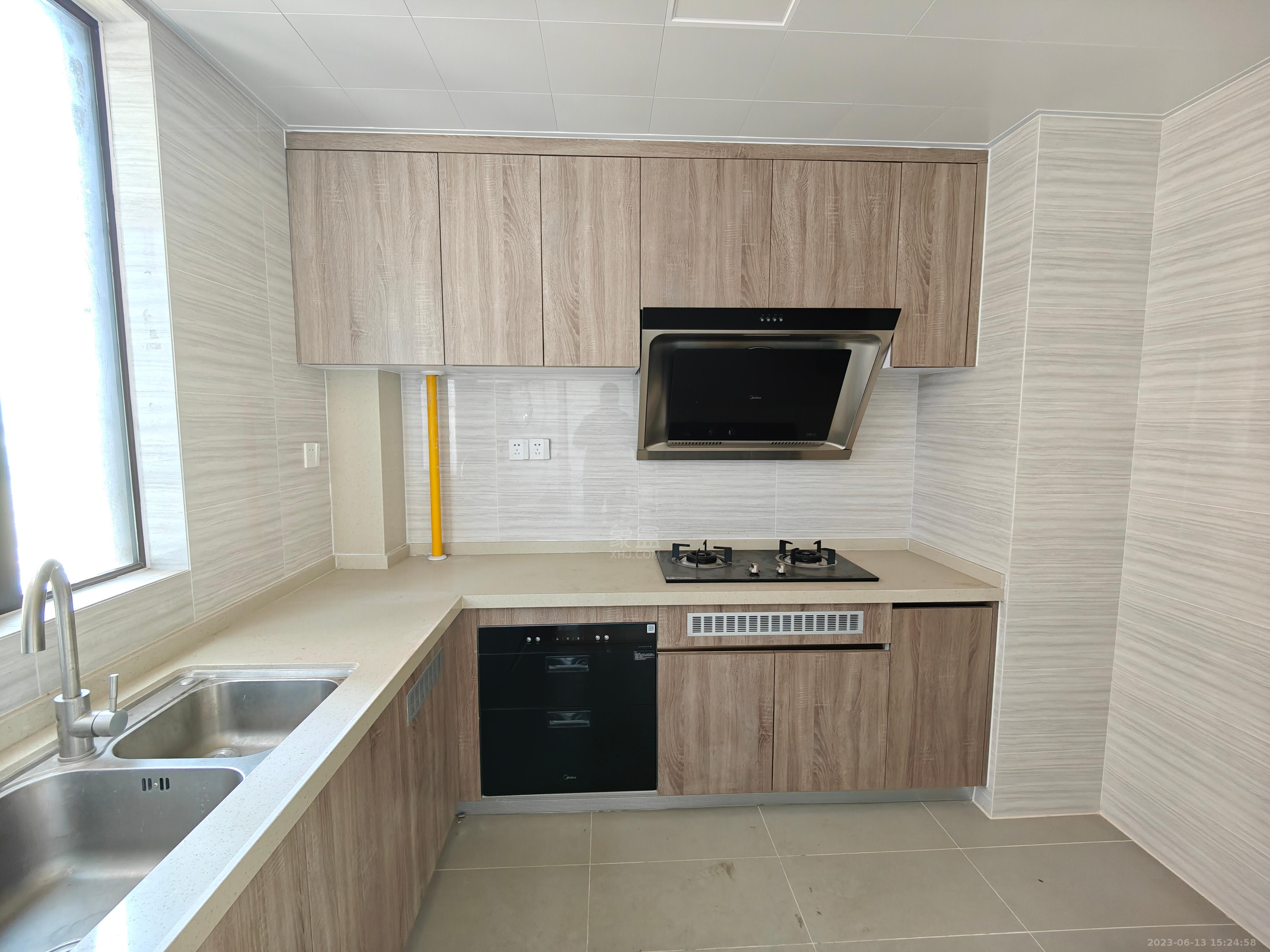 蓝溪谷 3室2厅2卫 1900.0元/月 蓝溪谷 3室2厅2卫 1900.0元/月室内图