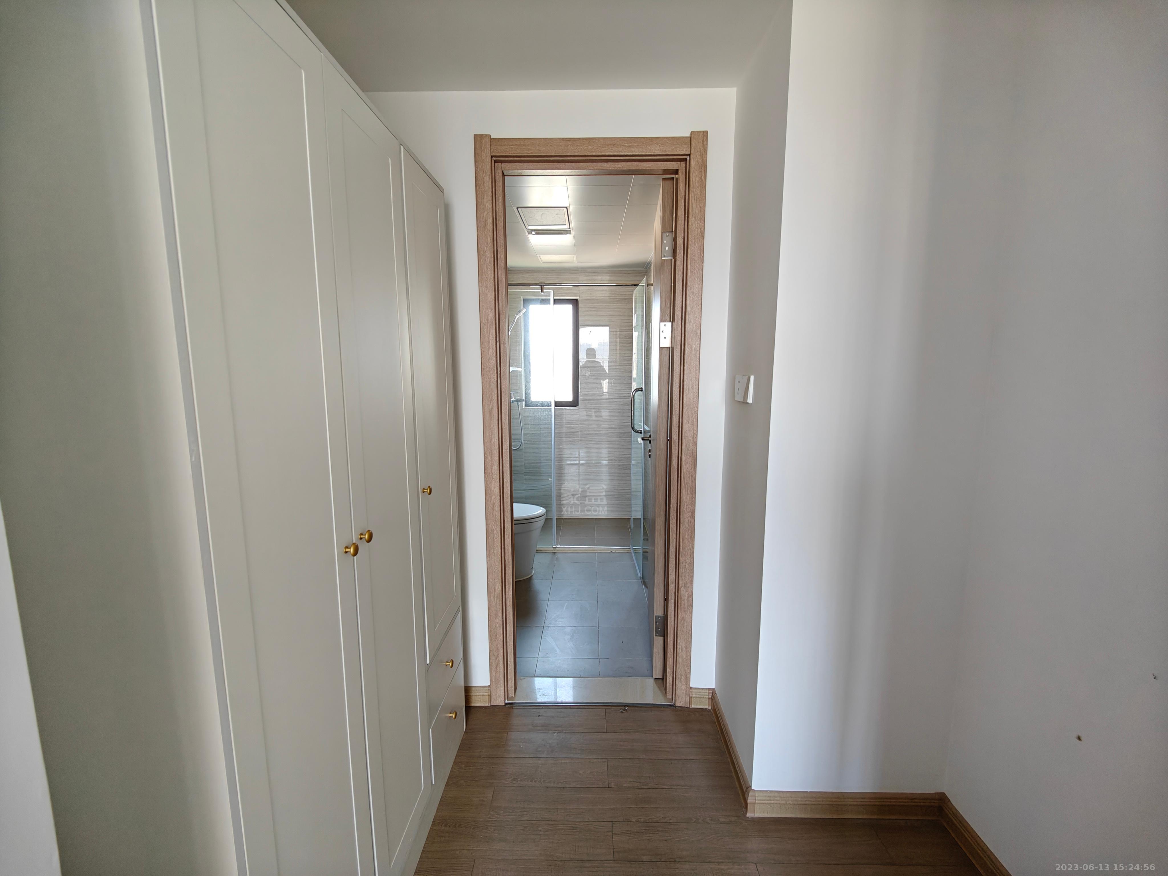 蓝溪谷 3室2厅2卫 1900.0元/月 蓝溪谷 3室2厅2卫 1900.0元/月室内图