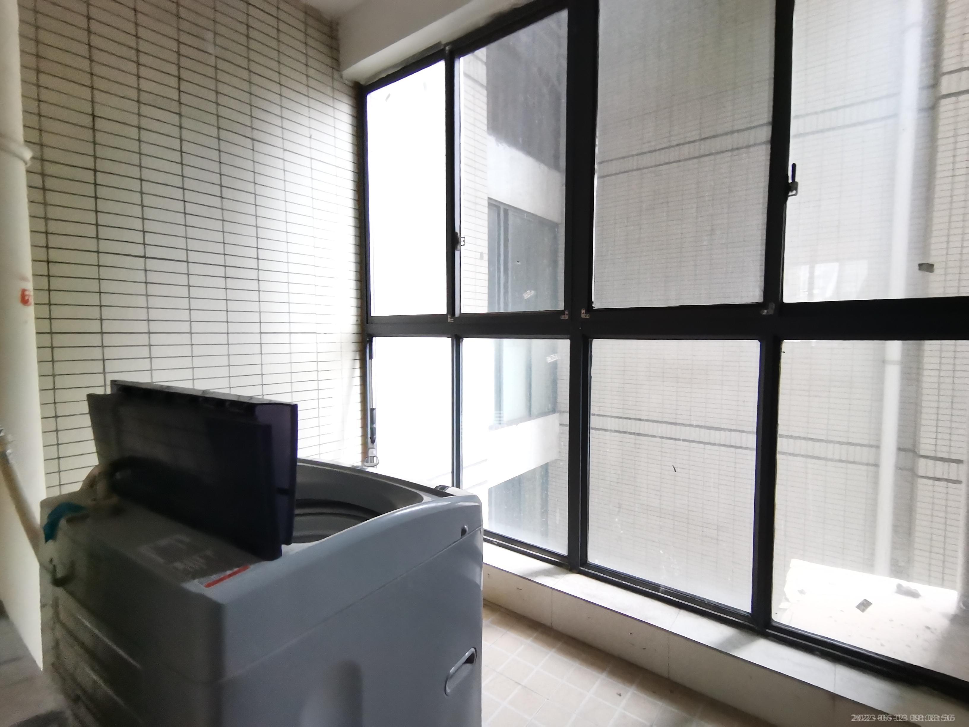 美的城一期  3室2厅1卫   2000.00元/月室内图