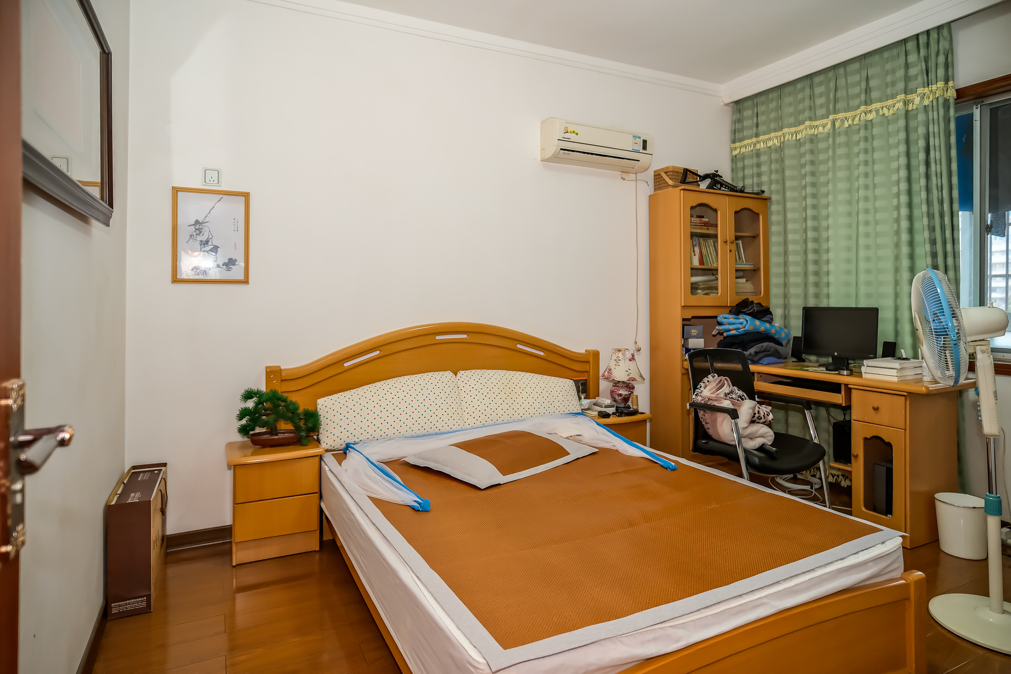 星沙商业步行街 4室2厅2卫 92.19万 星沙商业步行街 4室2厅2卫 92.19万卧室