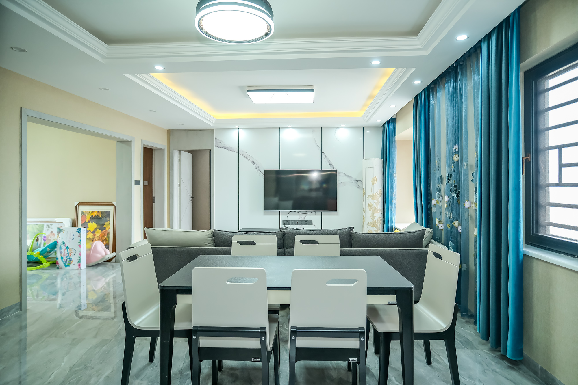 山水湾 4室2厅2卫 120.00万 山水湾 4室2厅2卫 120.00万客厅