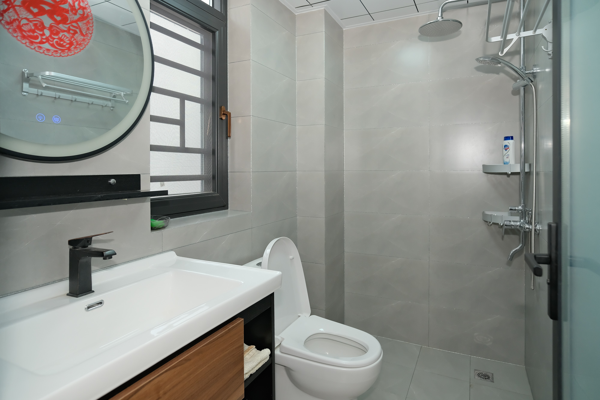 山水湾 4室2厅2卫 120.00万 山水湾 4室2厅2卫 120.00万卫生间