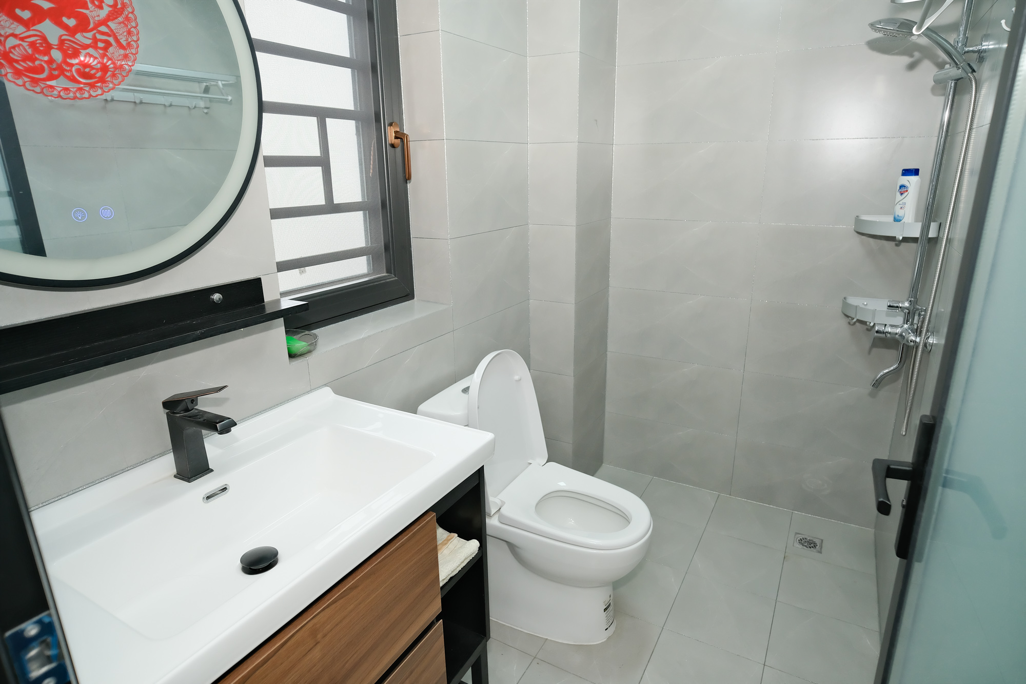 山水湾 4室2厅2卫 120.00万 山水湾 4室2厅2卫 120.00万卫生间