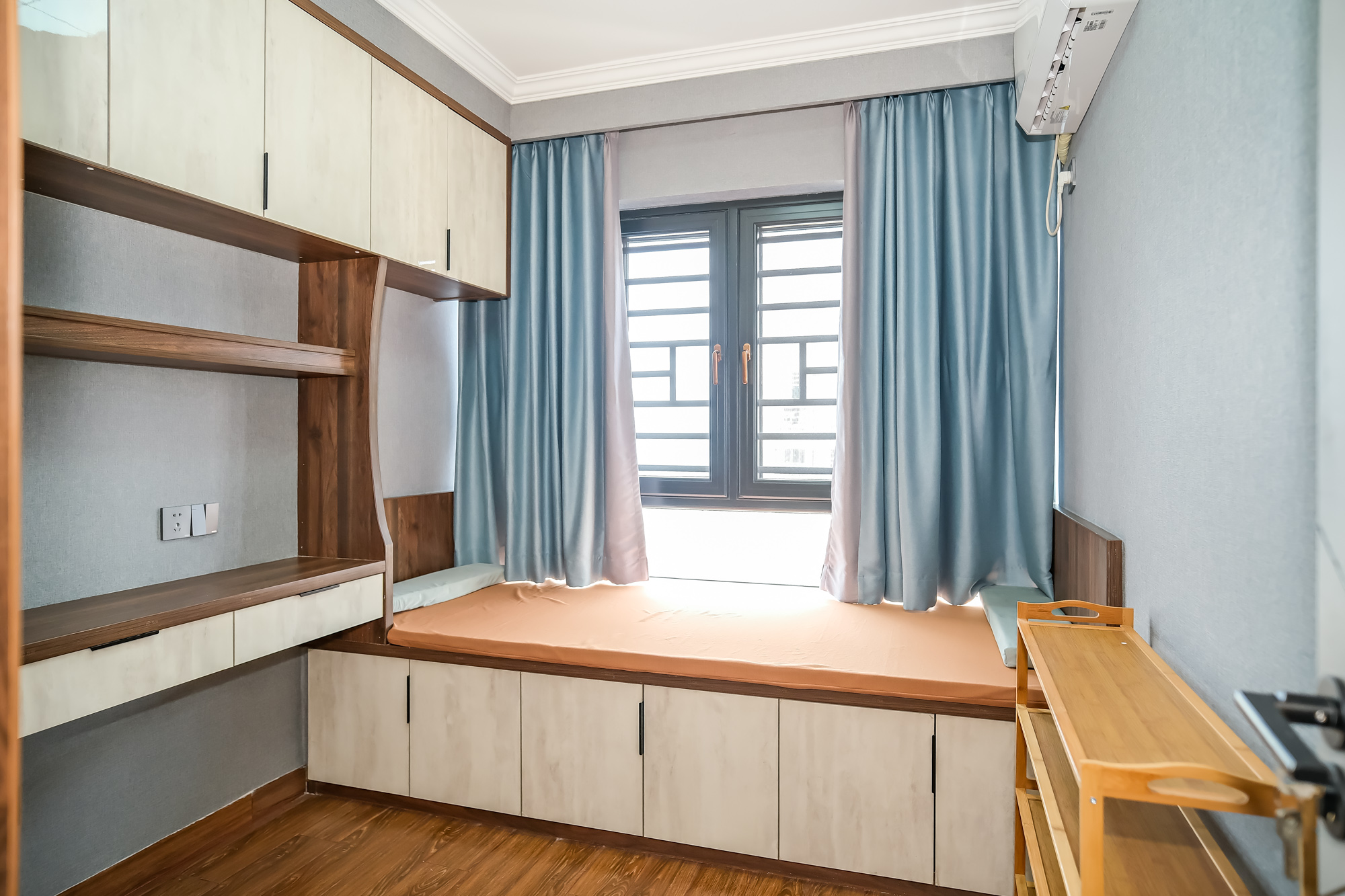 山水湾 4室2厅2卫 120.00万 山水湾 4室2厅2卫 120.00万卧室