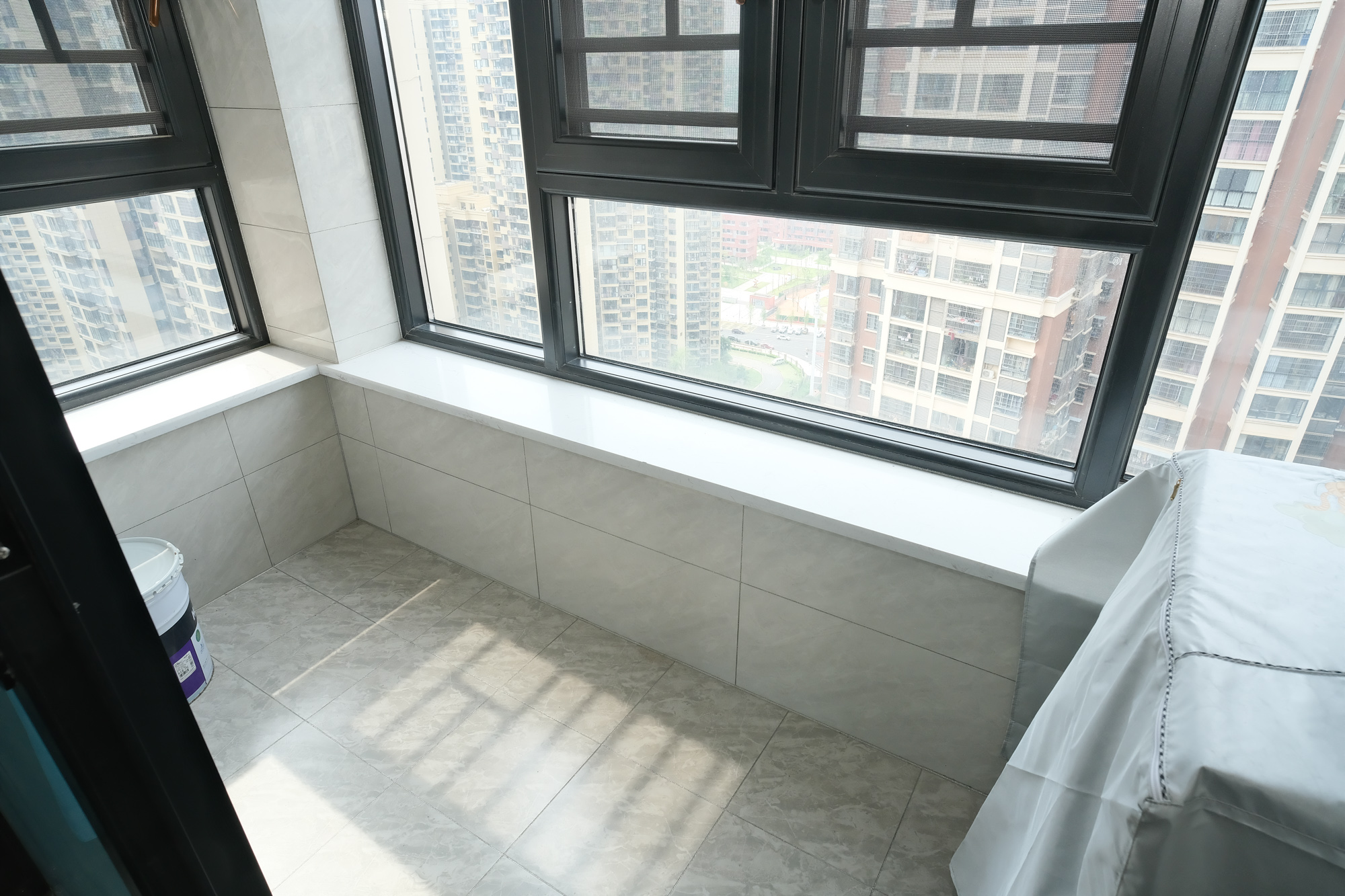 山水湾 4室2厅2卫 120.00万 山水湾 4室2厅2卫 120.00万阳台