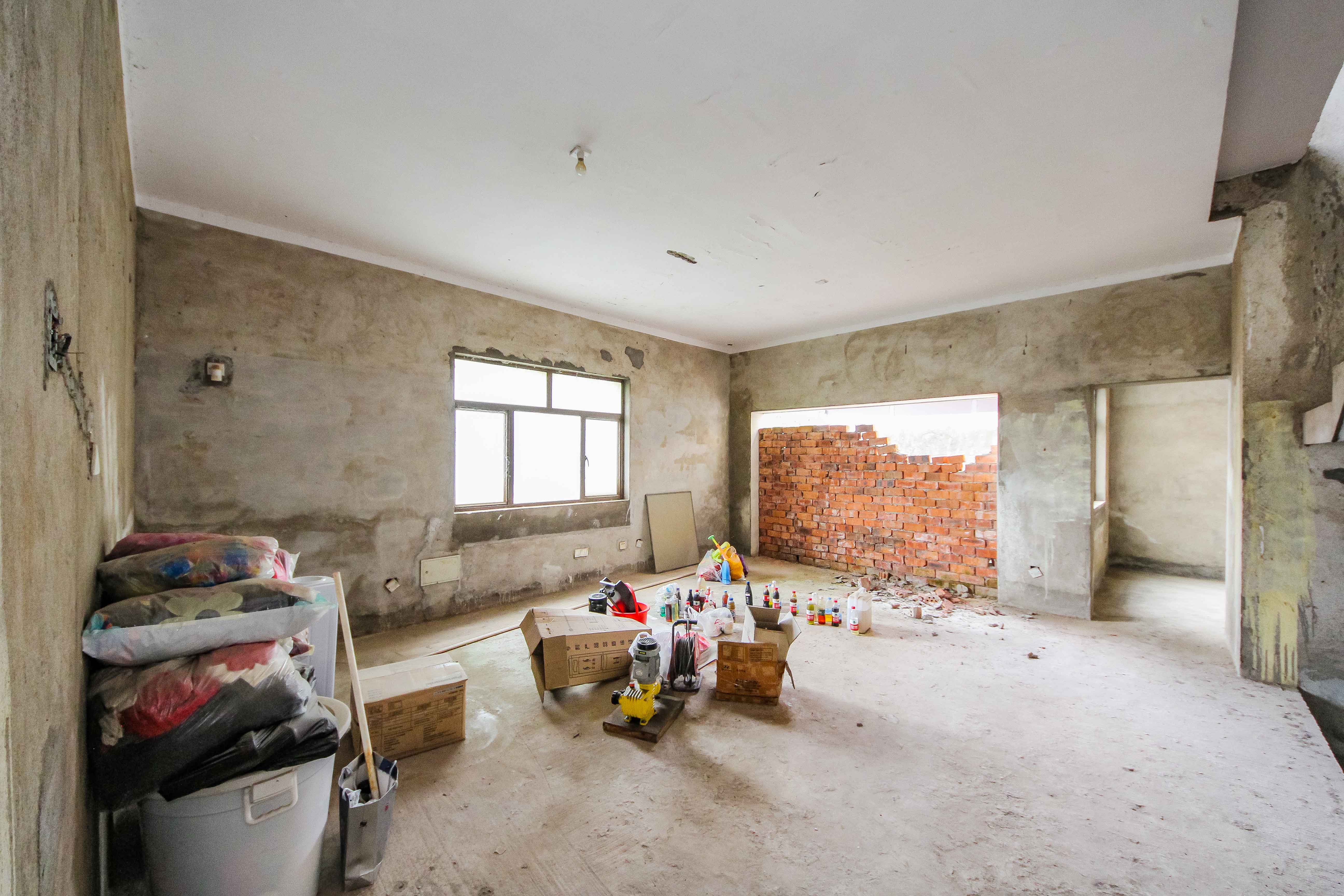 麓山恋迪亚溪谷 6室2厅3卫 328.0万 麓山恋迪亚溪谷 6室2厅3卫 328.0万客厅