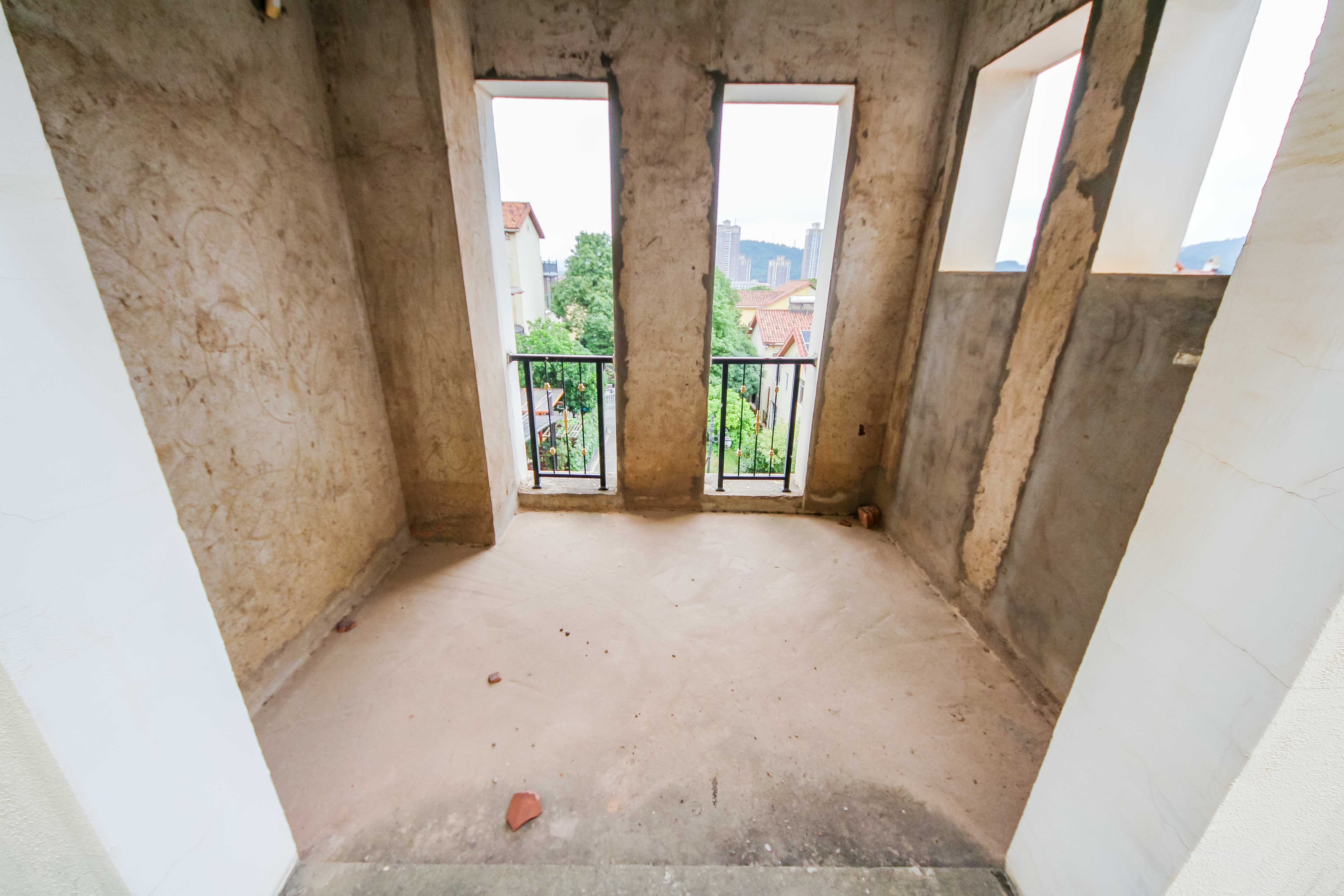 麓山恋迪亚溪谷 6室2厅3卫 328.0万 麓山恋迪亚溪谷 6室2厅3卫 328.0万其他