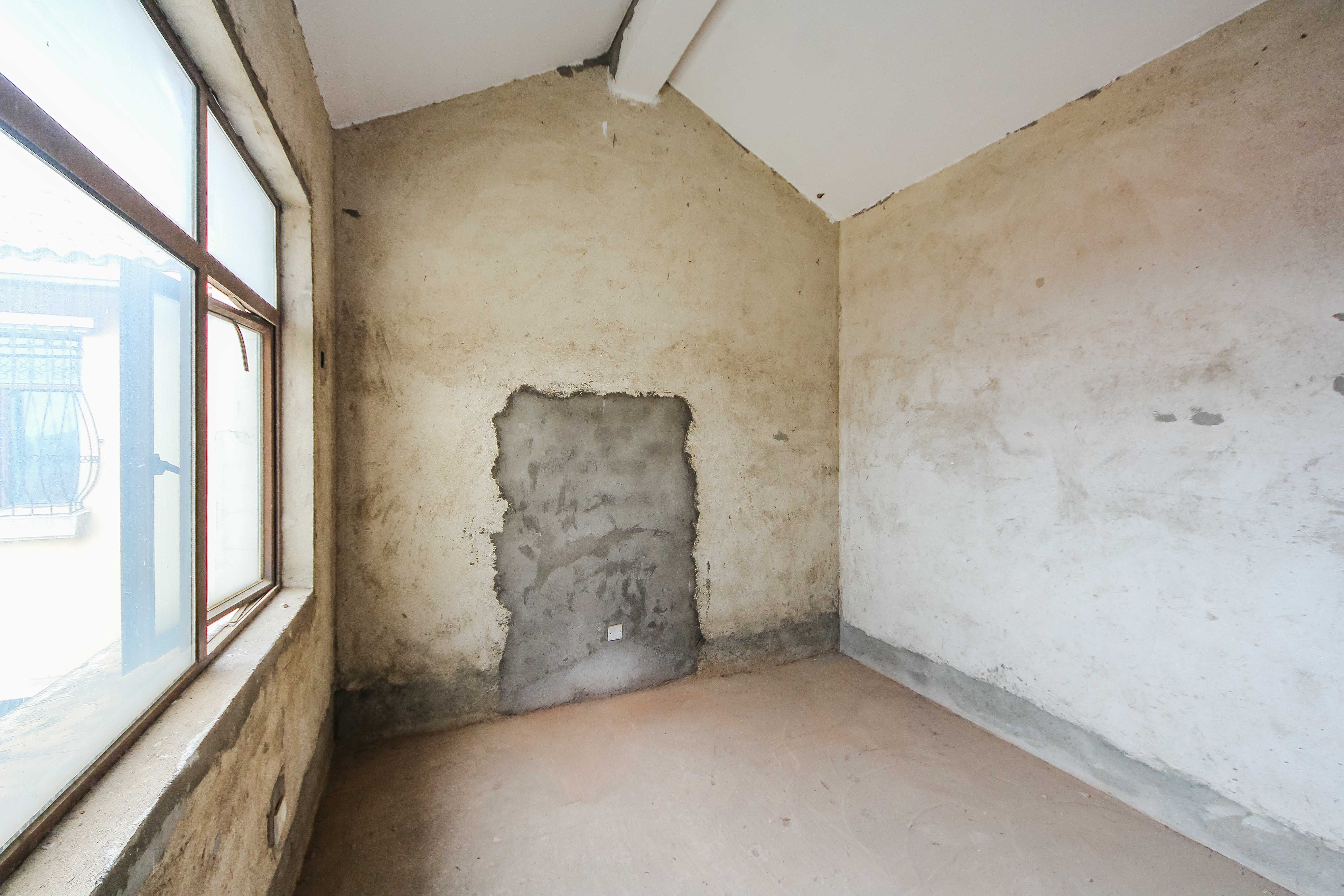 麓山恋迪亚溪谷 6室2厅3卫 328.0万 麓山恋迪亚溪谷 6室2厅3卫 328.0万卧室