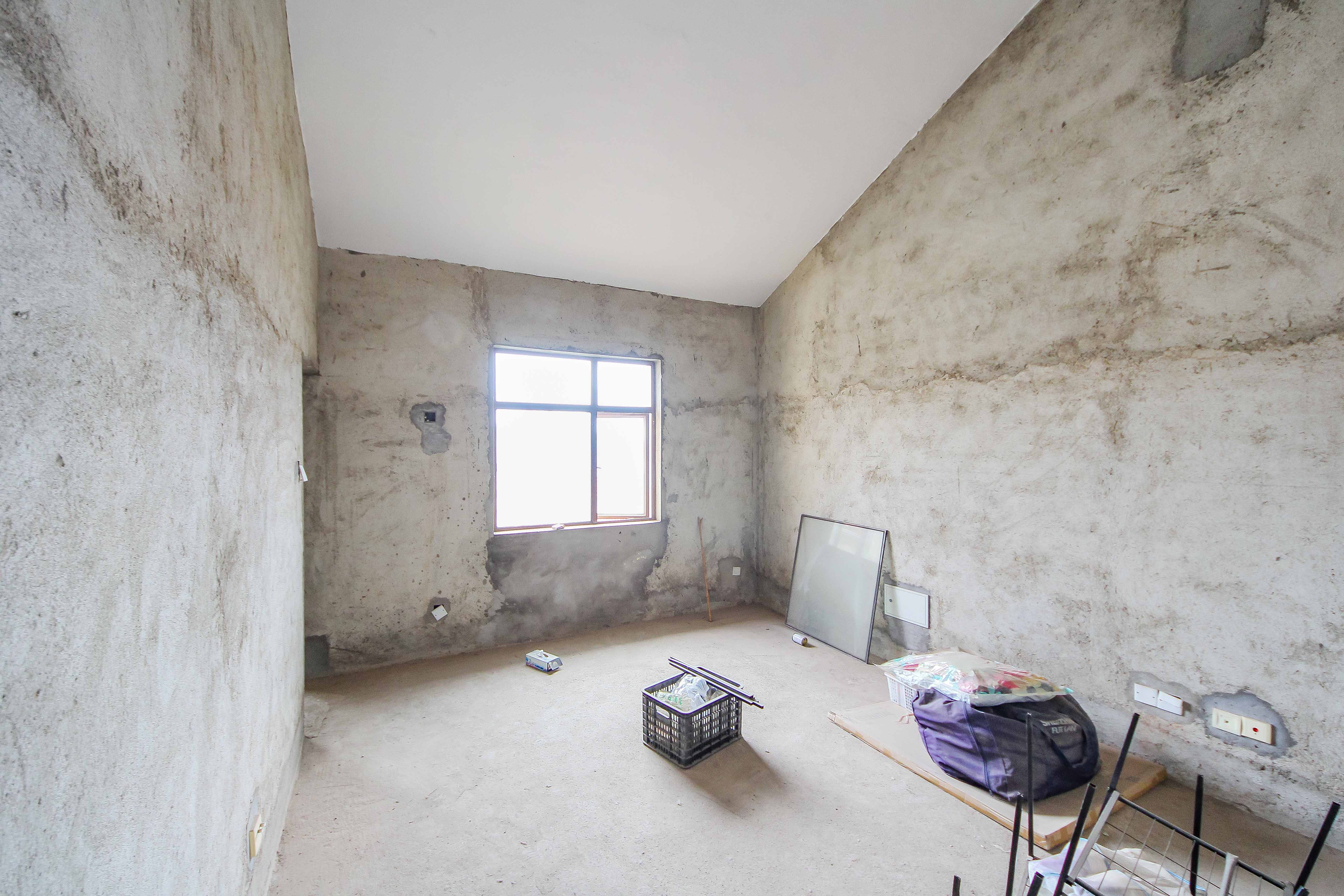 麓山恋迪亚溪谷 6室2厅3卫 328.0万 麓山恋迪亚溪谷 6室2厅3卫 328.0万卧室