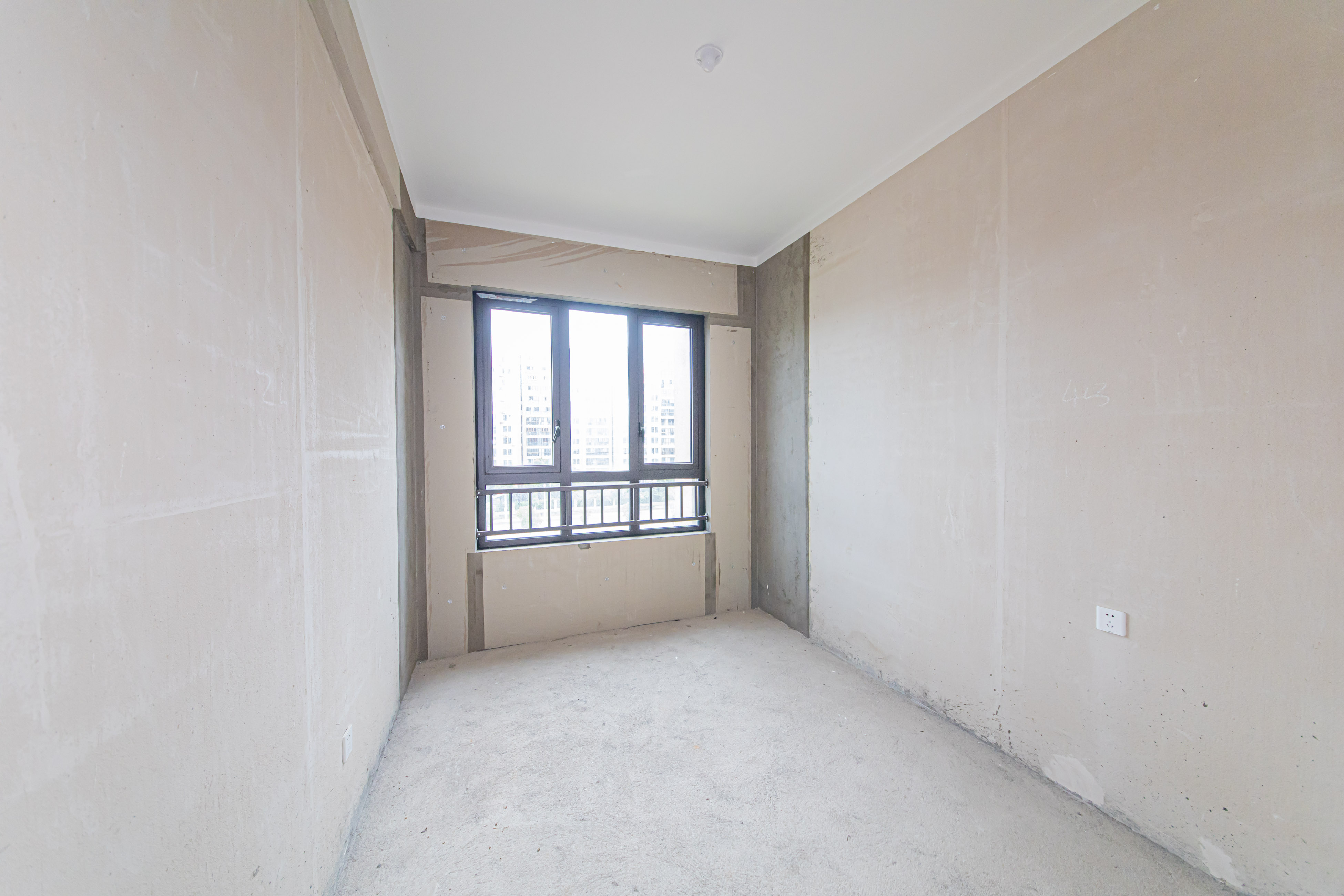 北辰中央公园辰玺洋房区 4室2厅2卫 206.0万 北辰中央公园辰玺洋房区 4室2厅2卫 206.0万卧室