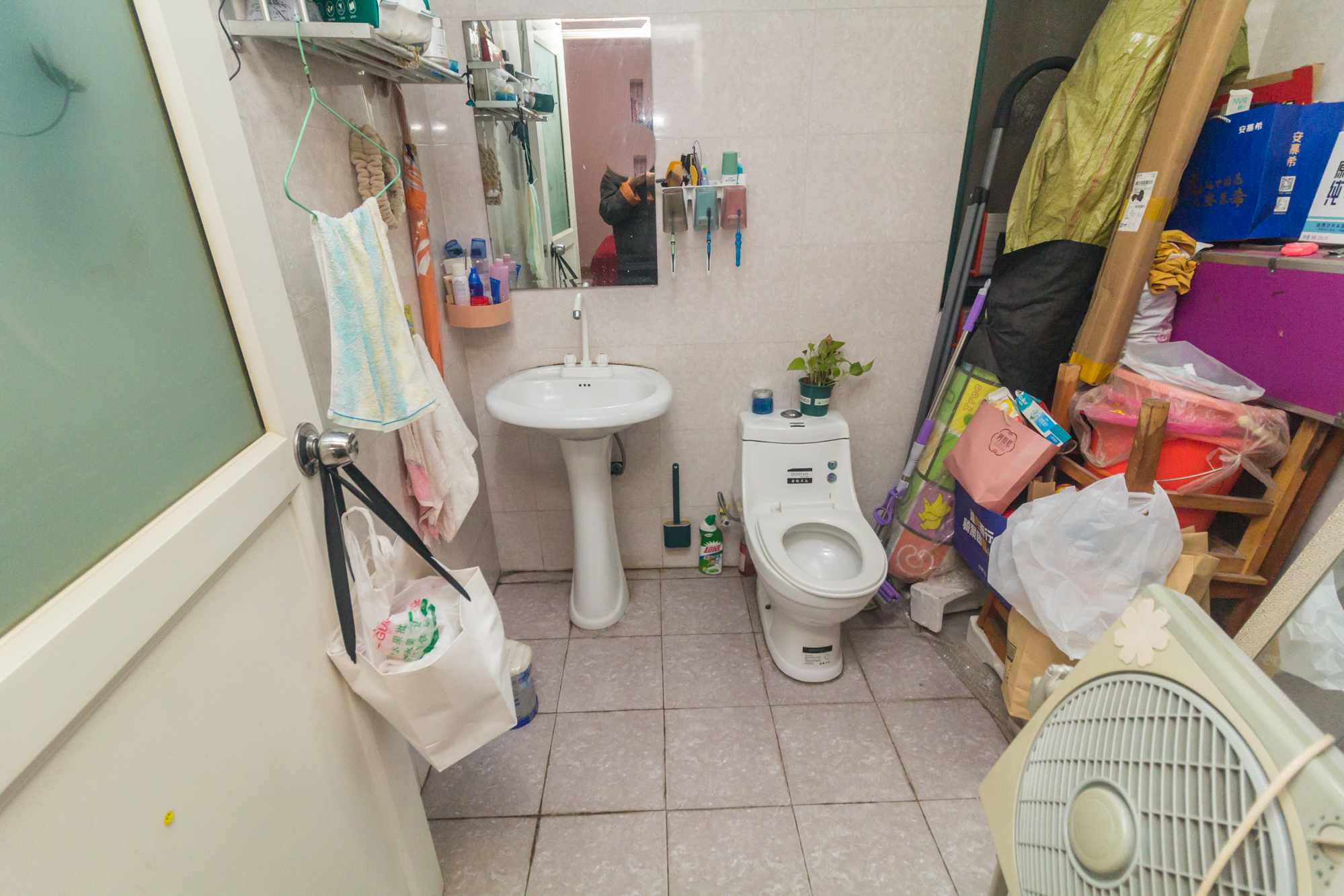 华天LOHO小镇  3室2厅1卫    59.8万 华天LOHO小镇  3室2厅1卫    59.8万卫生间